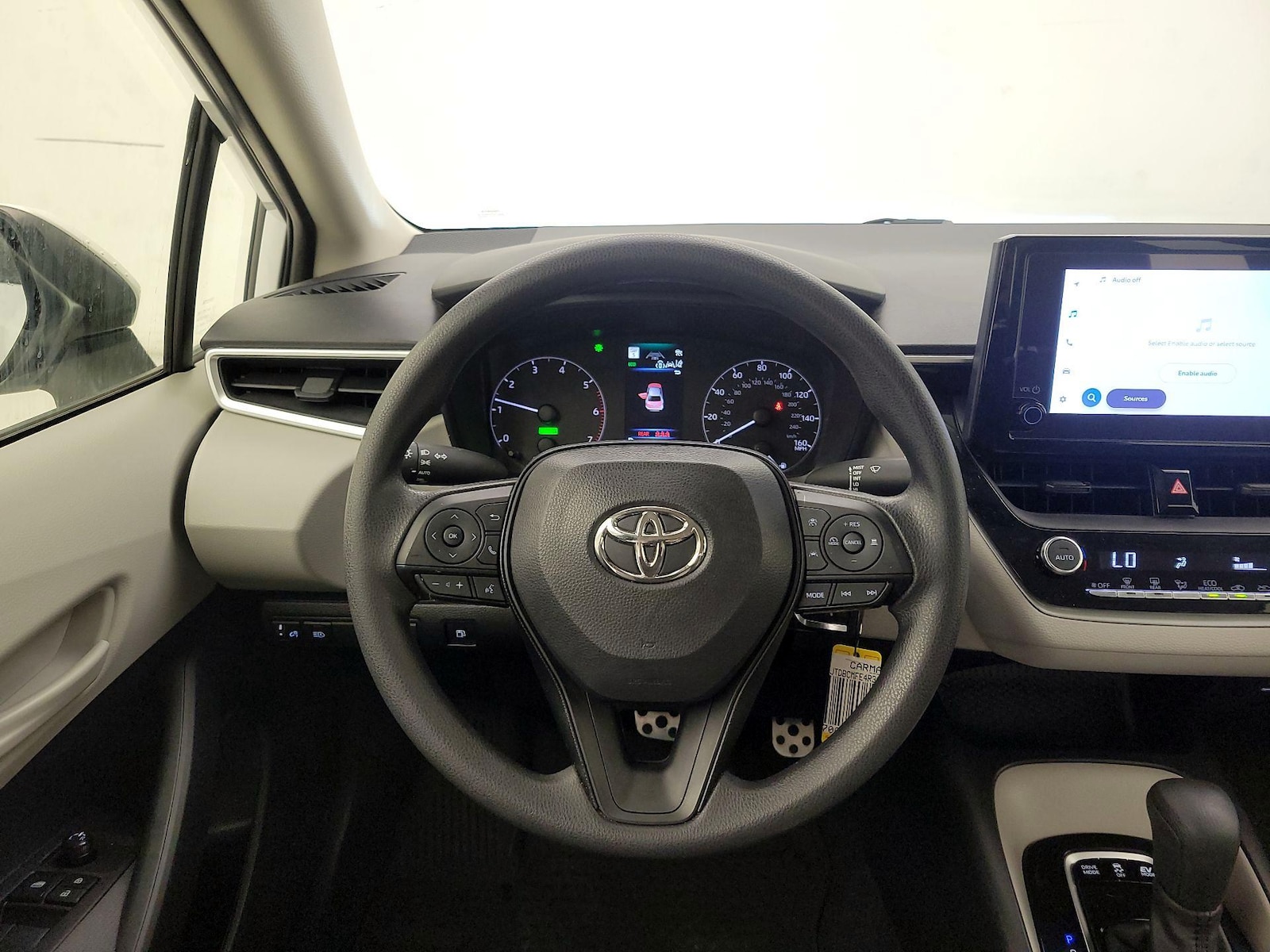 2024 Toyota Corolla LE - Photo 11