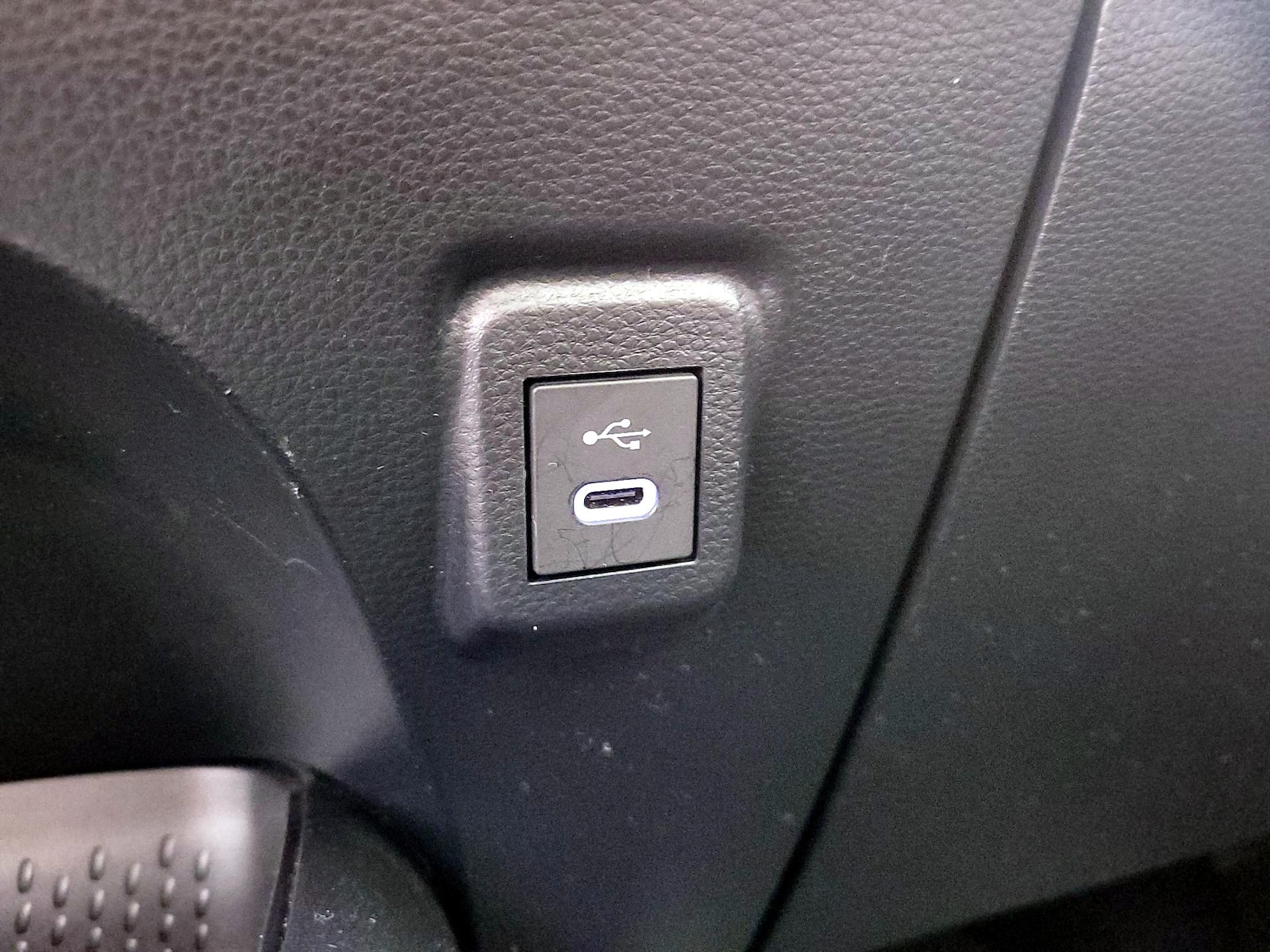 2024 Toyota Corolla LE - Photo 19