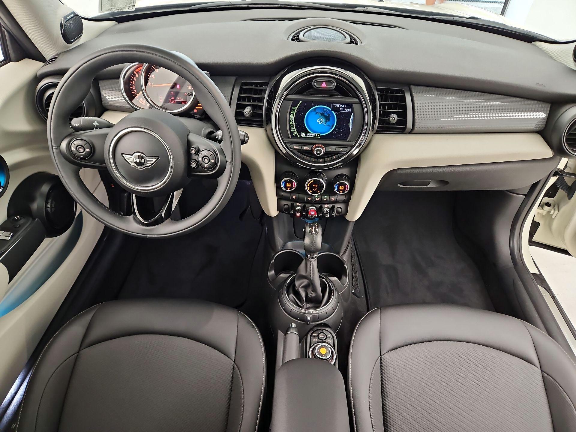 Thumbnail: 2015 MINI Cooper Hardtop - 9