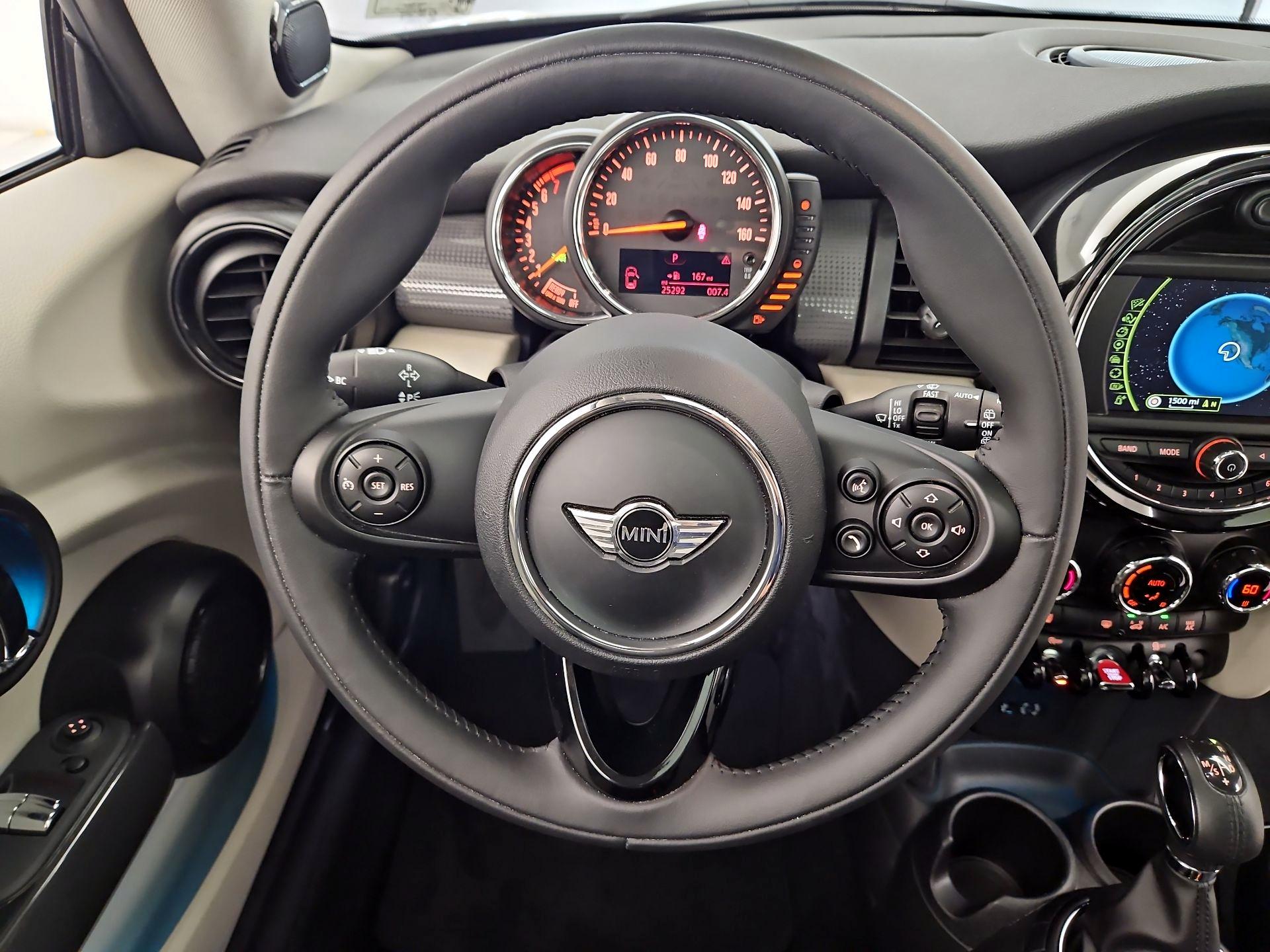 Thumbnail: 2015 MINI Cooper Hardtop - 10