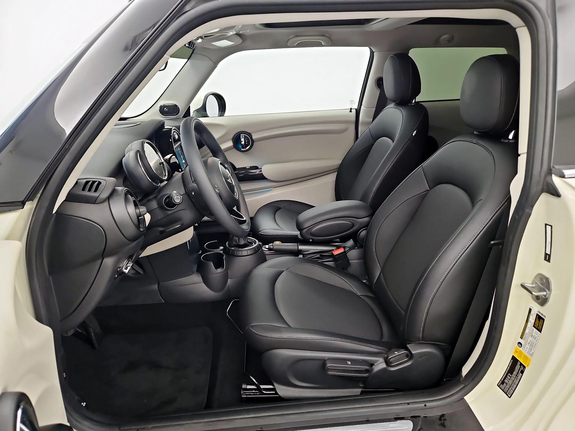 Thumbnail: 2015 MINI Cooper Hardtop - 11