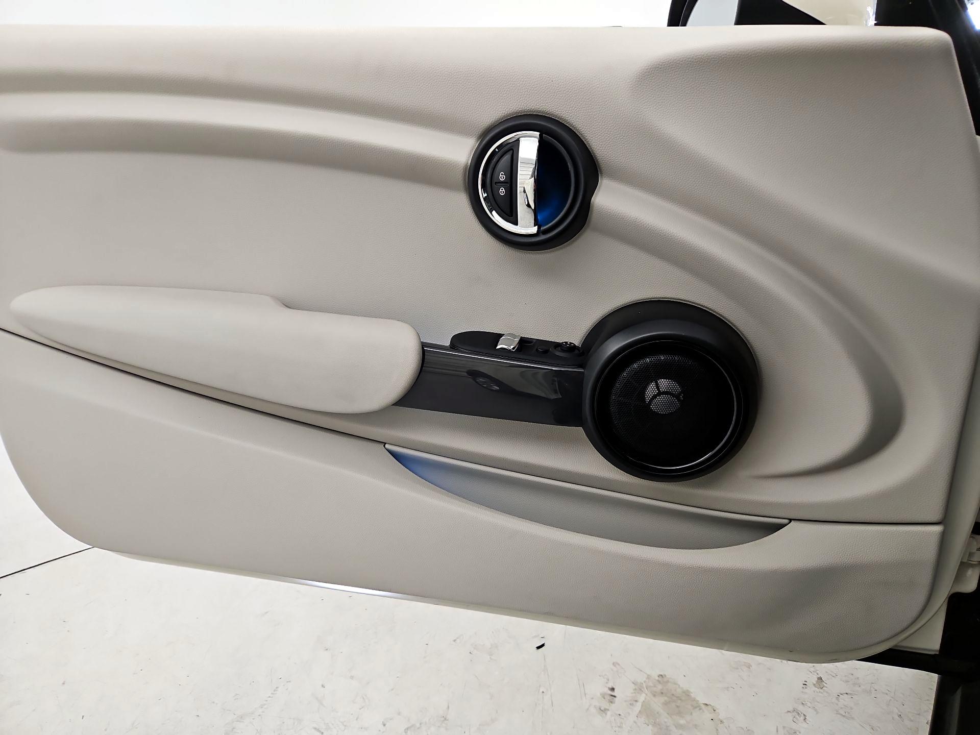Thumbnail: 2015 MINI Cooper Hardtop - 12