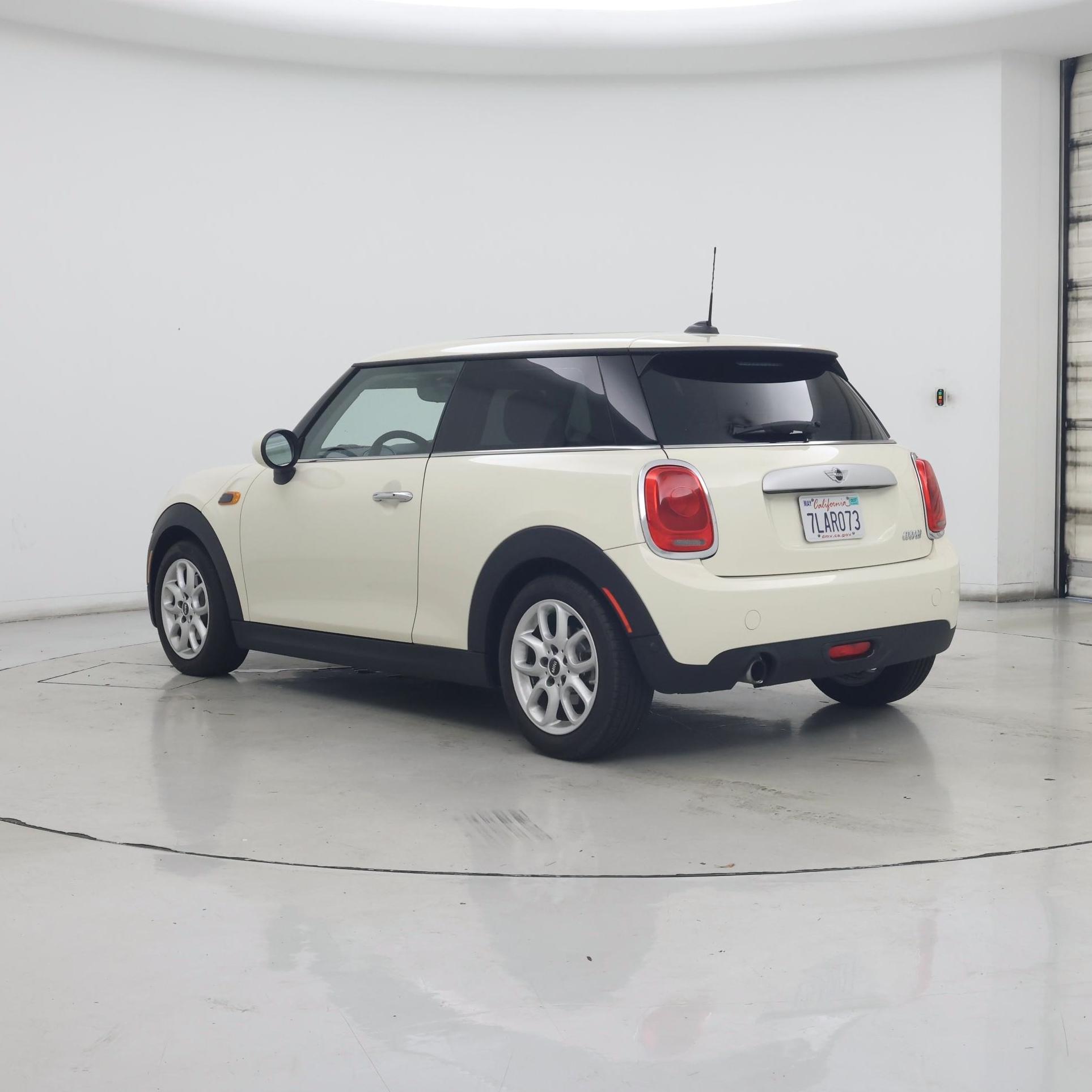 Thumbnail: 2015 MINI Cooper Hardtop - 2