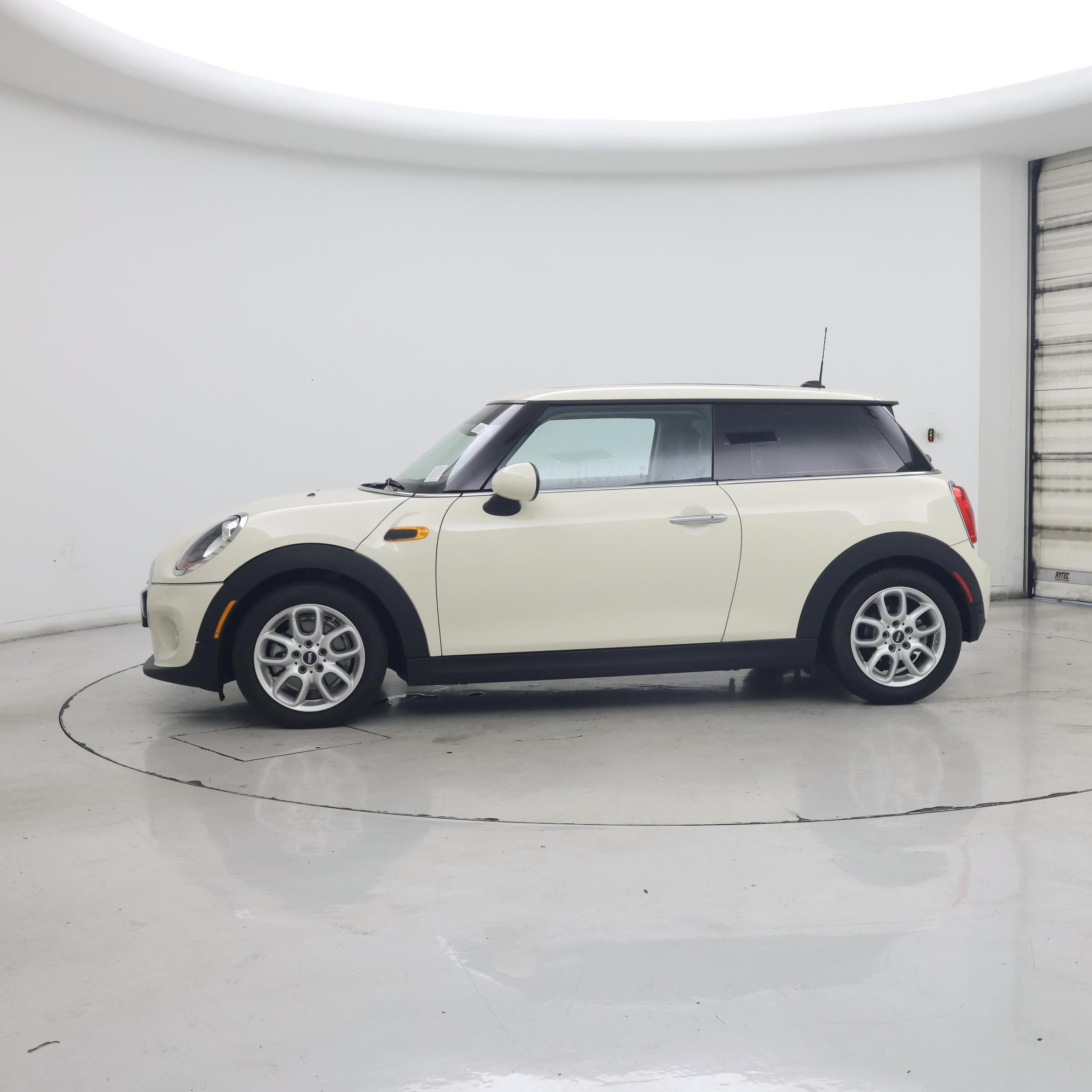 Thumbnail: 2015 MINI Cooper Hardtop - 3