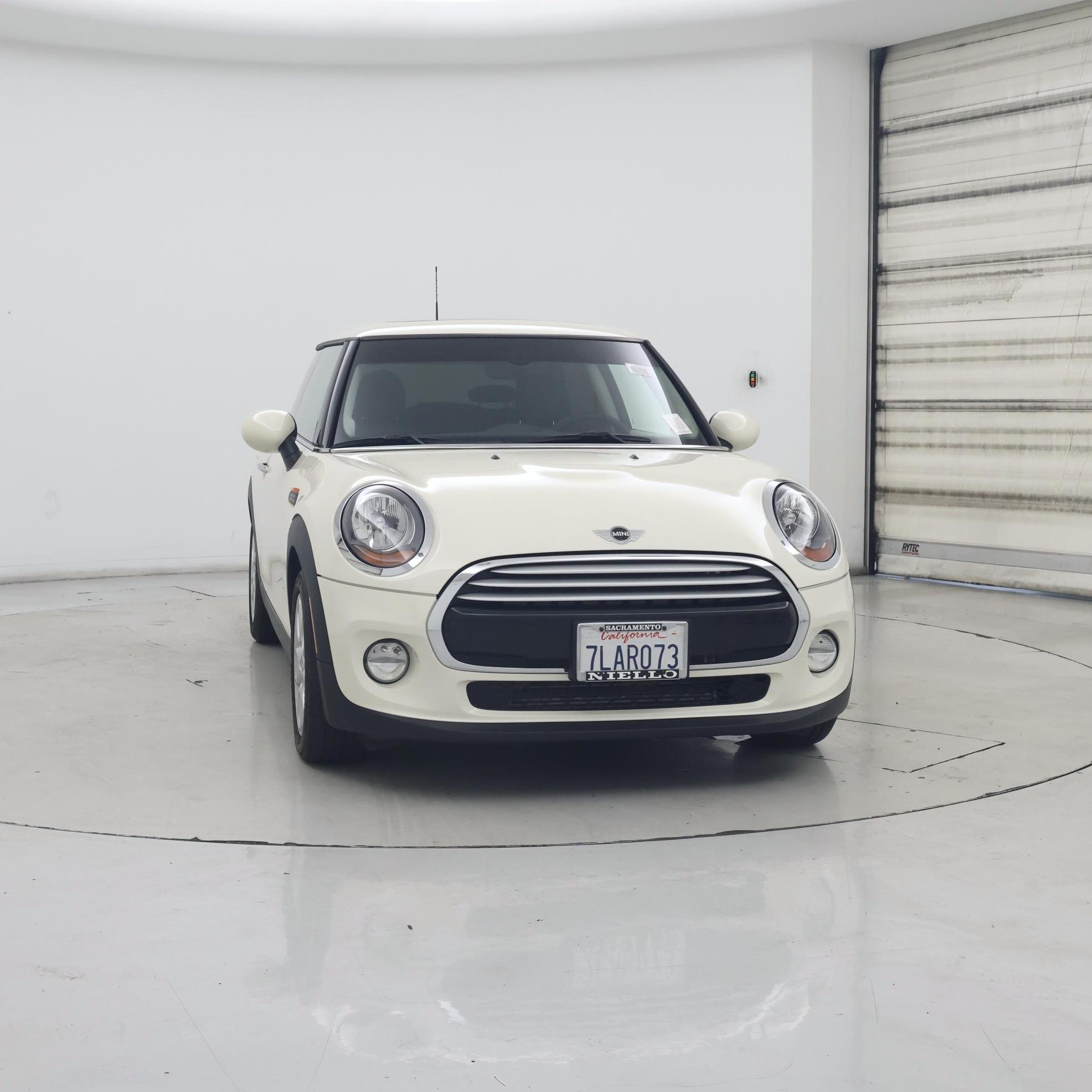 Thumbnail: 2015 MINI Cooper Hardtop - 5