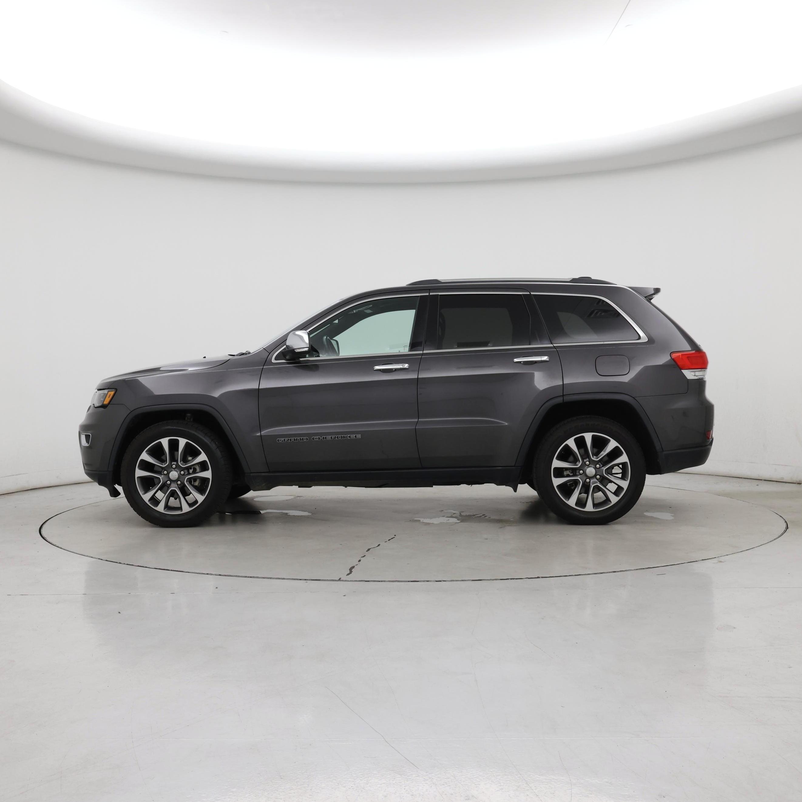 Thumbnail: 2018 Jeep Grand Cherokee - 3