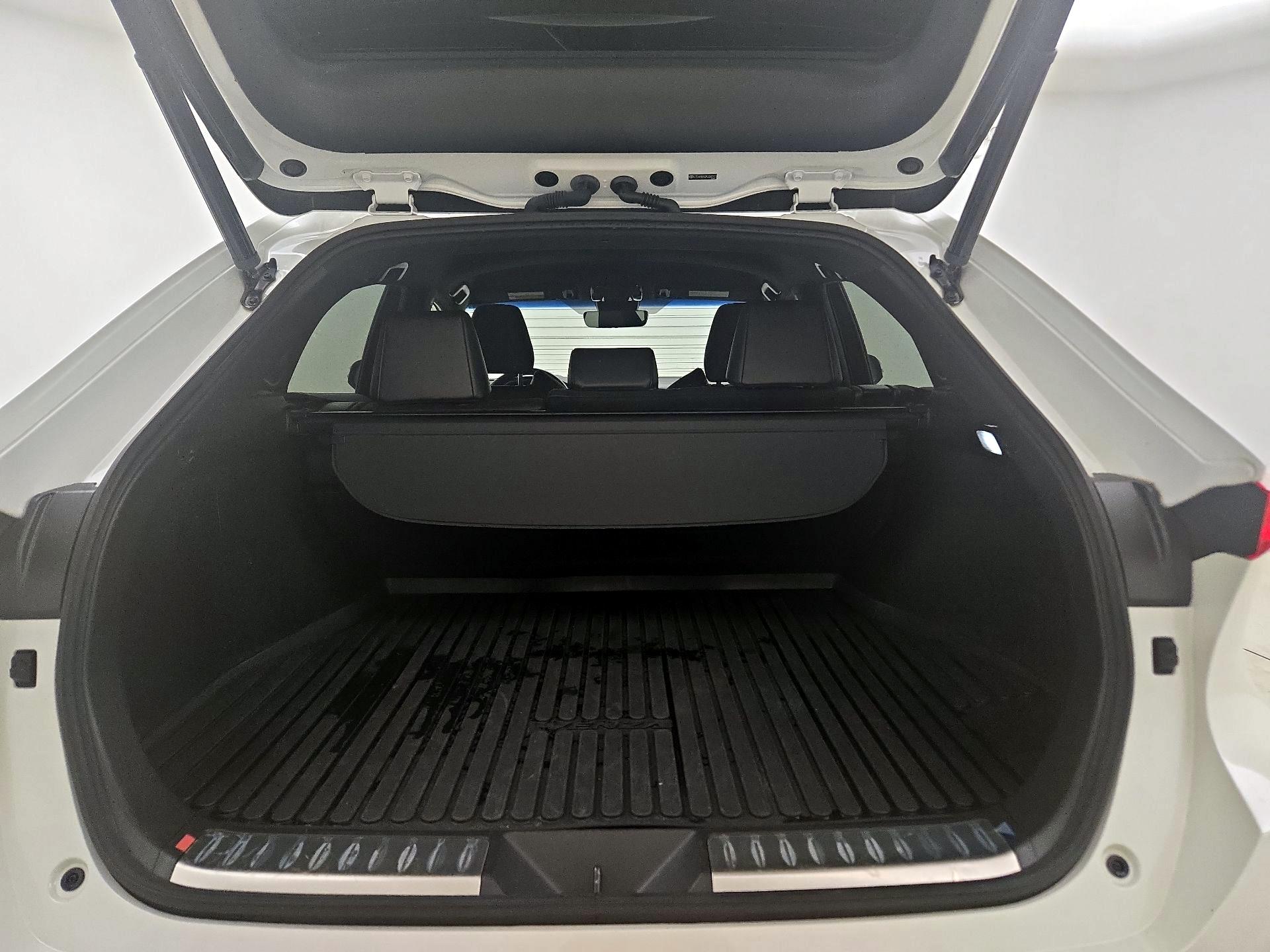 Thumbnail: 2021 Toyota Venza - 17