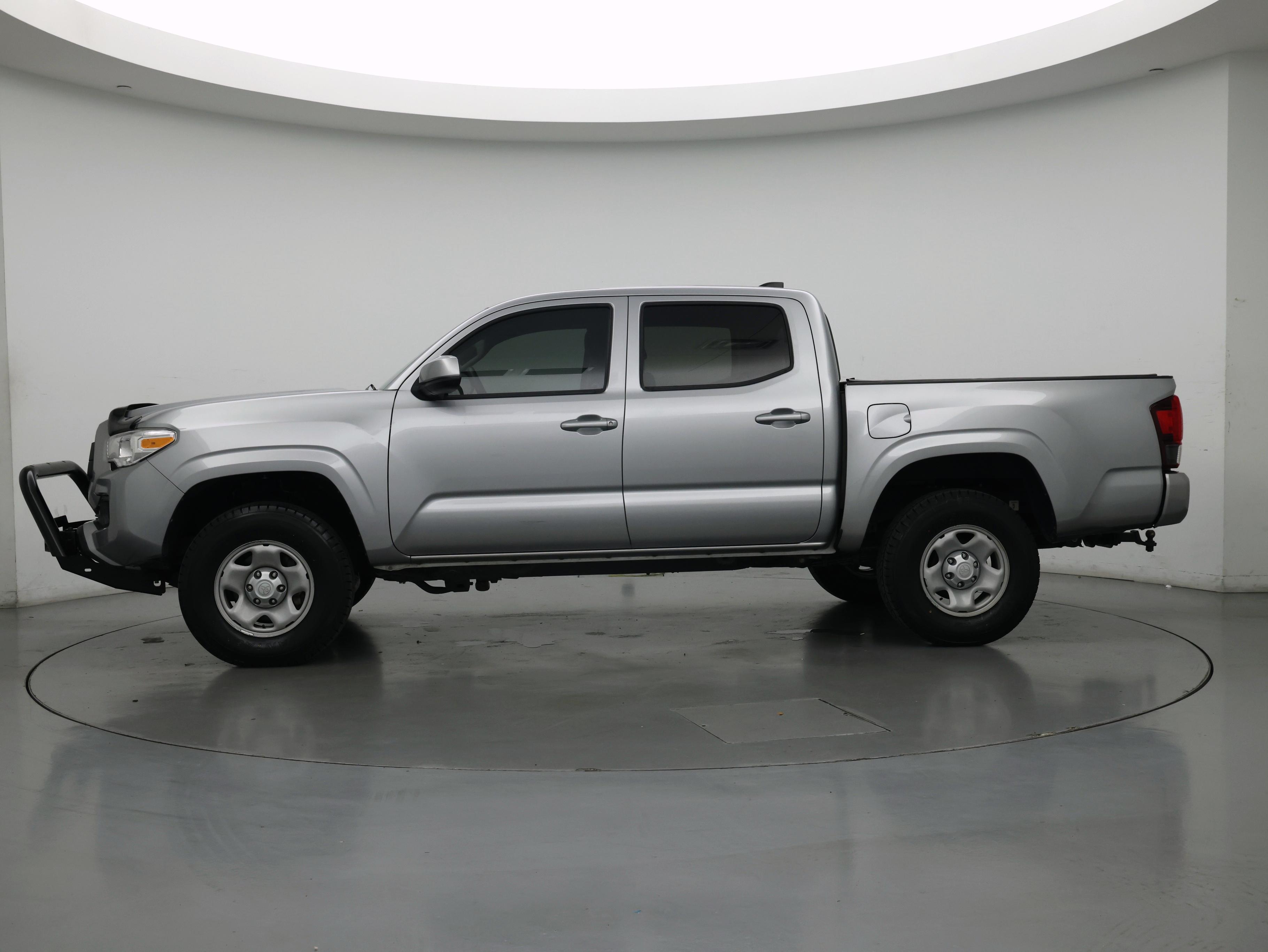 Thumbnail: 2021 Toyota Tacoma - 3