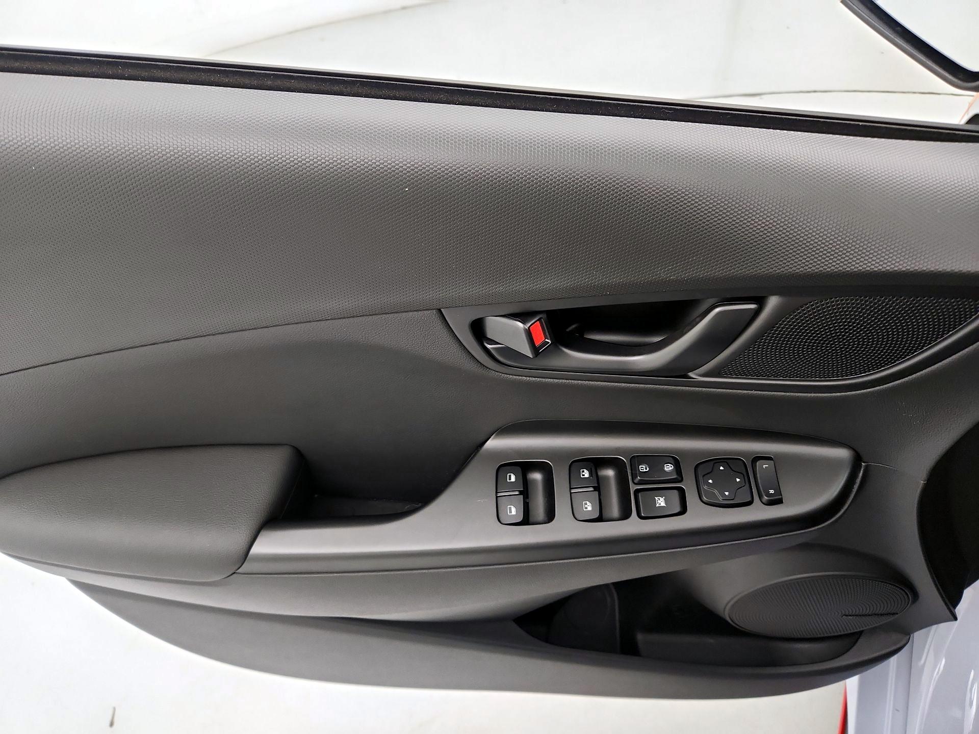 Thumbnail: 2022 Hyundai Kona - 12