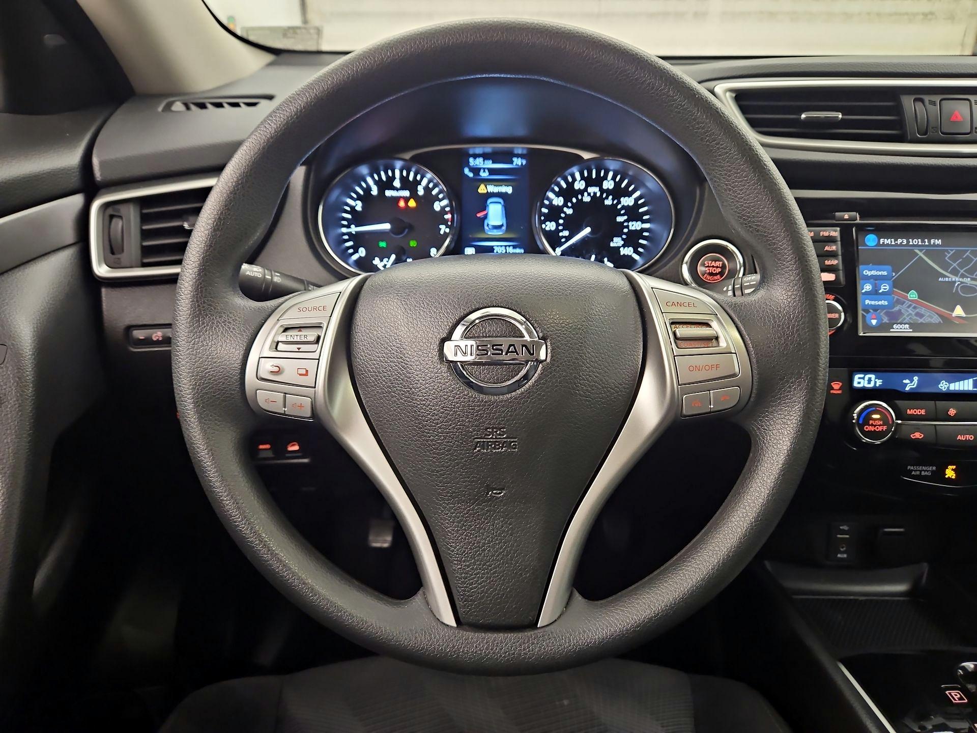 Thumbnail: 2015 Nissan Rogue - 10