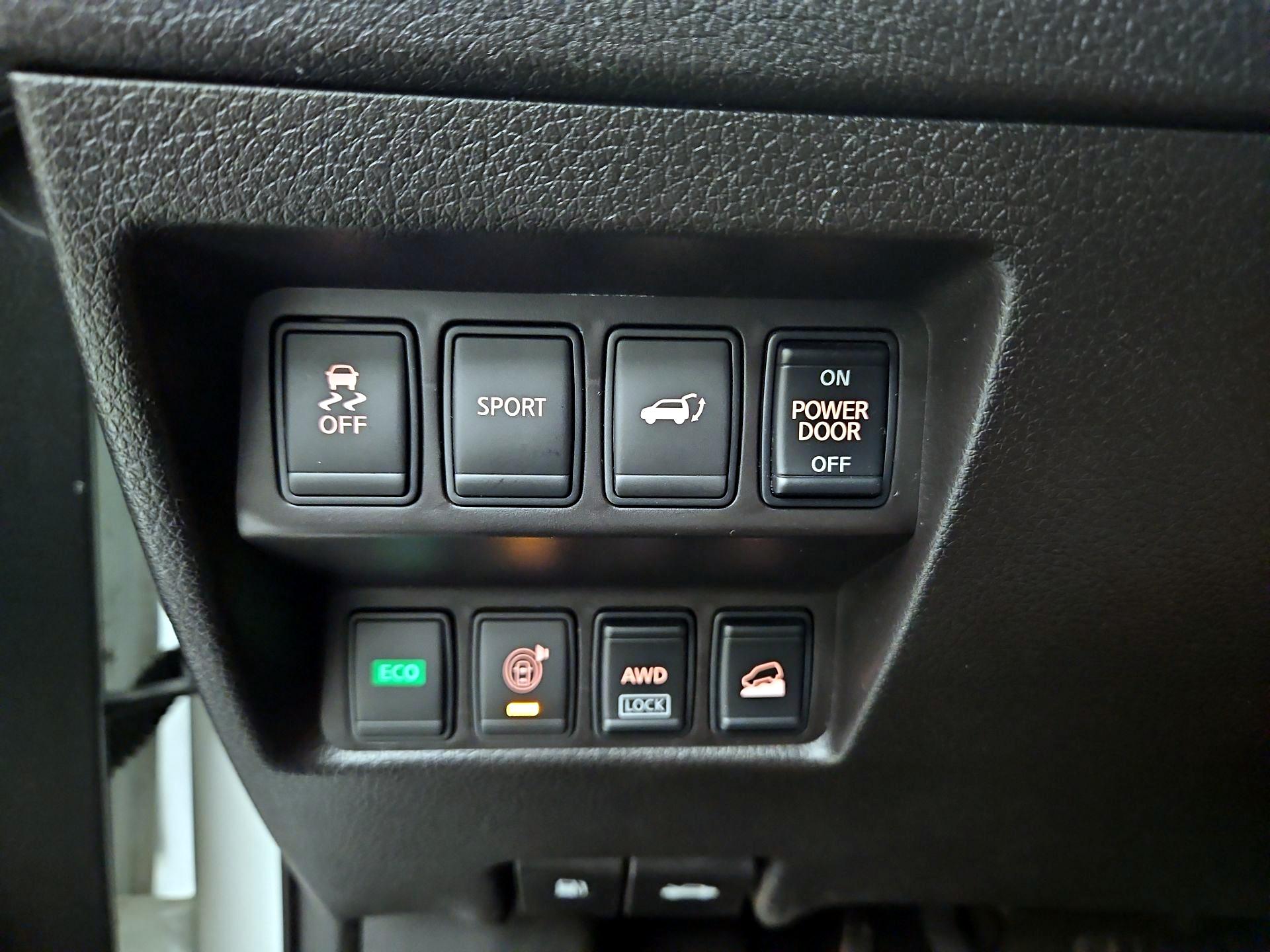 Thumbnail: 2015 Nissan Rogue - 13