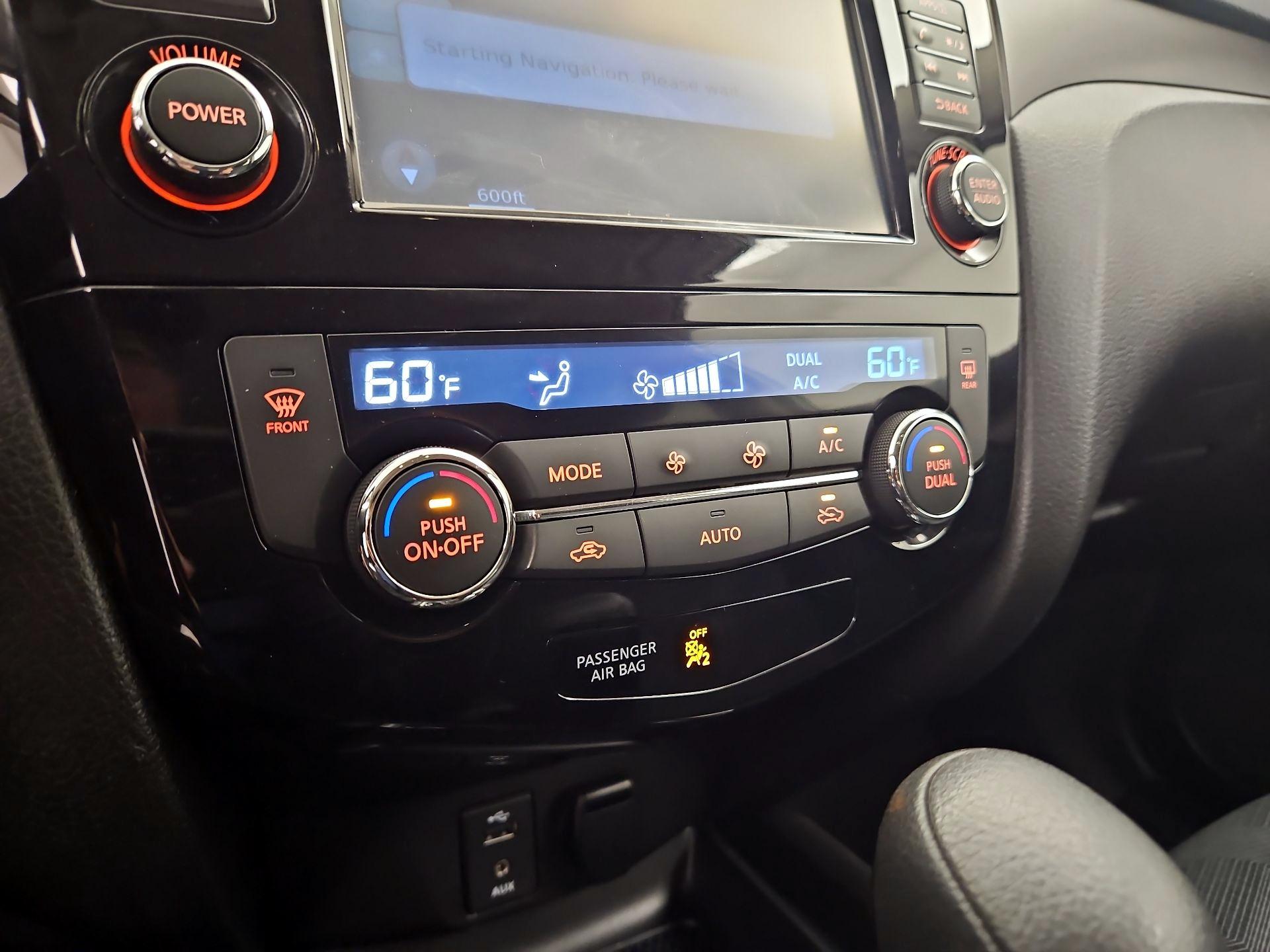 Thumbnail: 2015 Nissan Rogue - 17