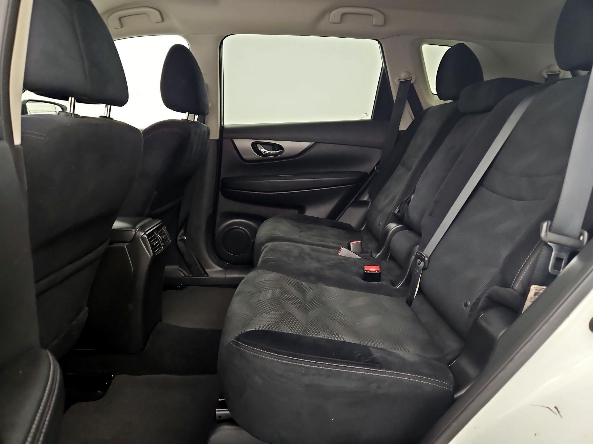 Thumbnail: 2015 Nissan Rogue - 20