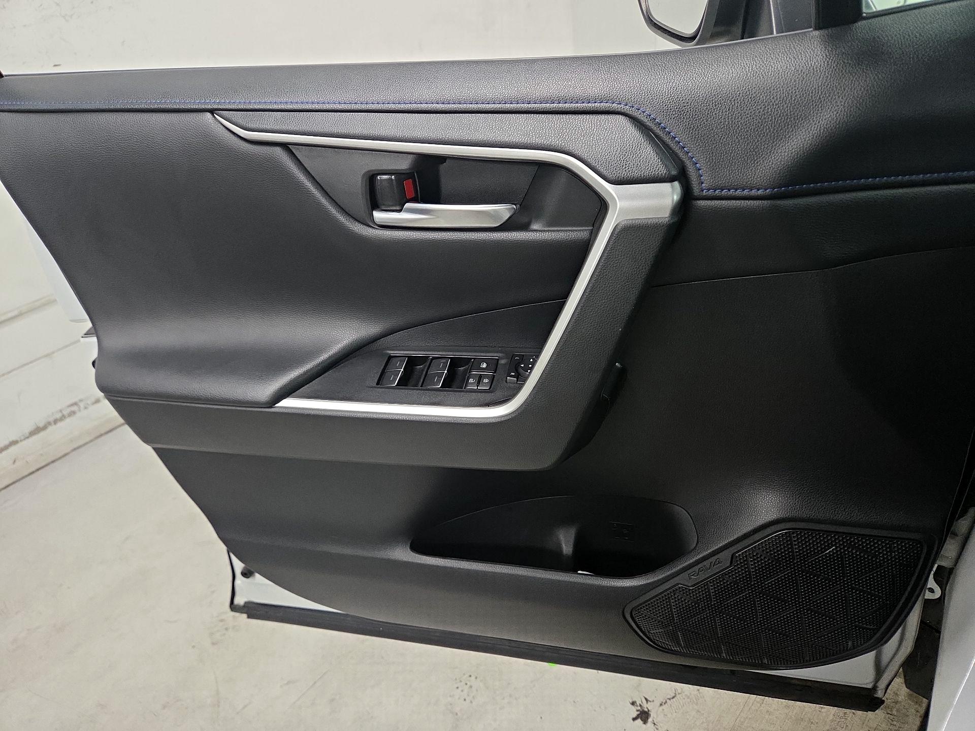 Thumbnail: 2023 Toyota RAV4 - 12