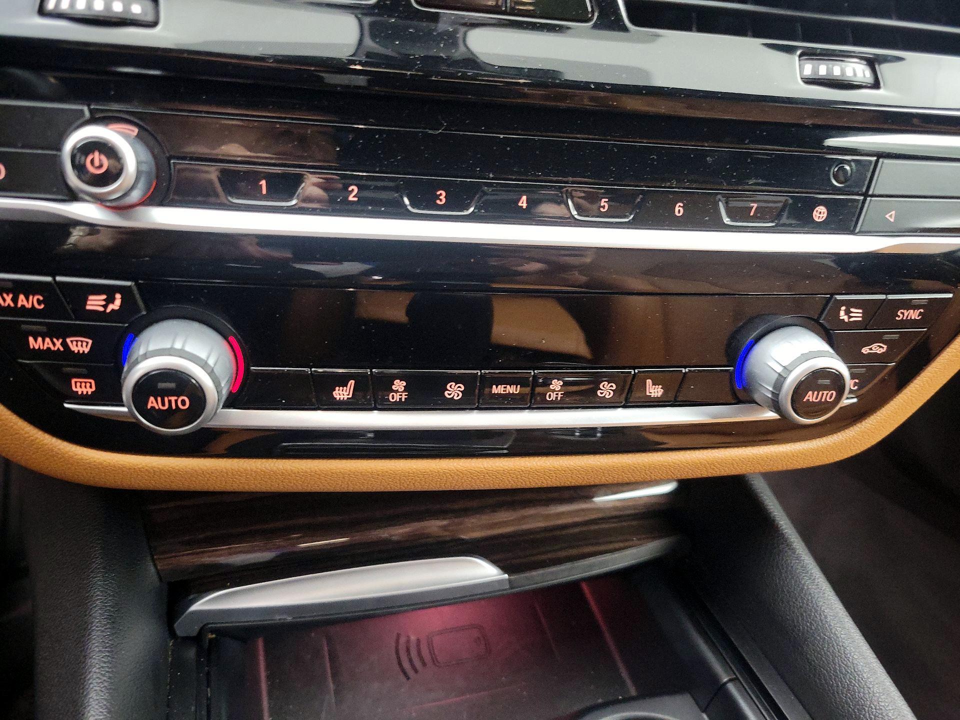 Thumbnail: 2021 BMW 5 Series - 17