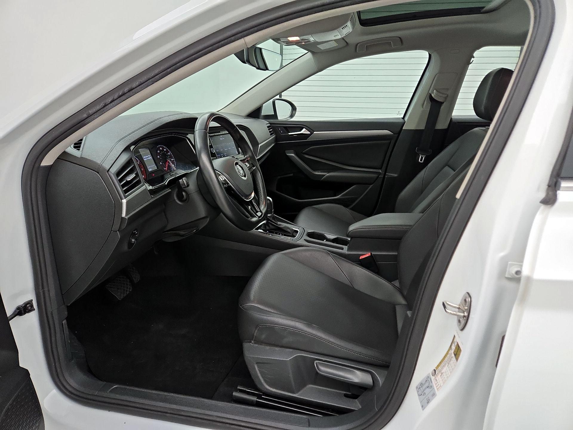 Thumbnail: 2019 Volkswagen Jetta - 11