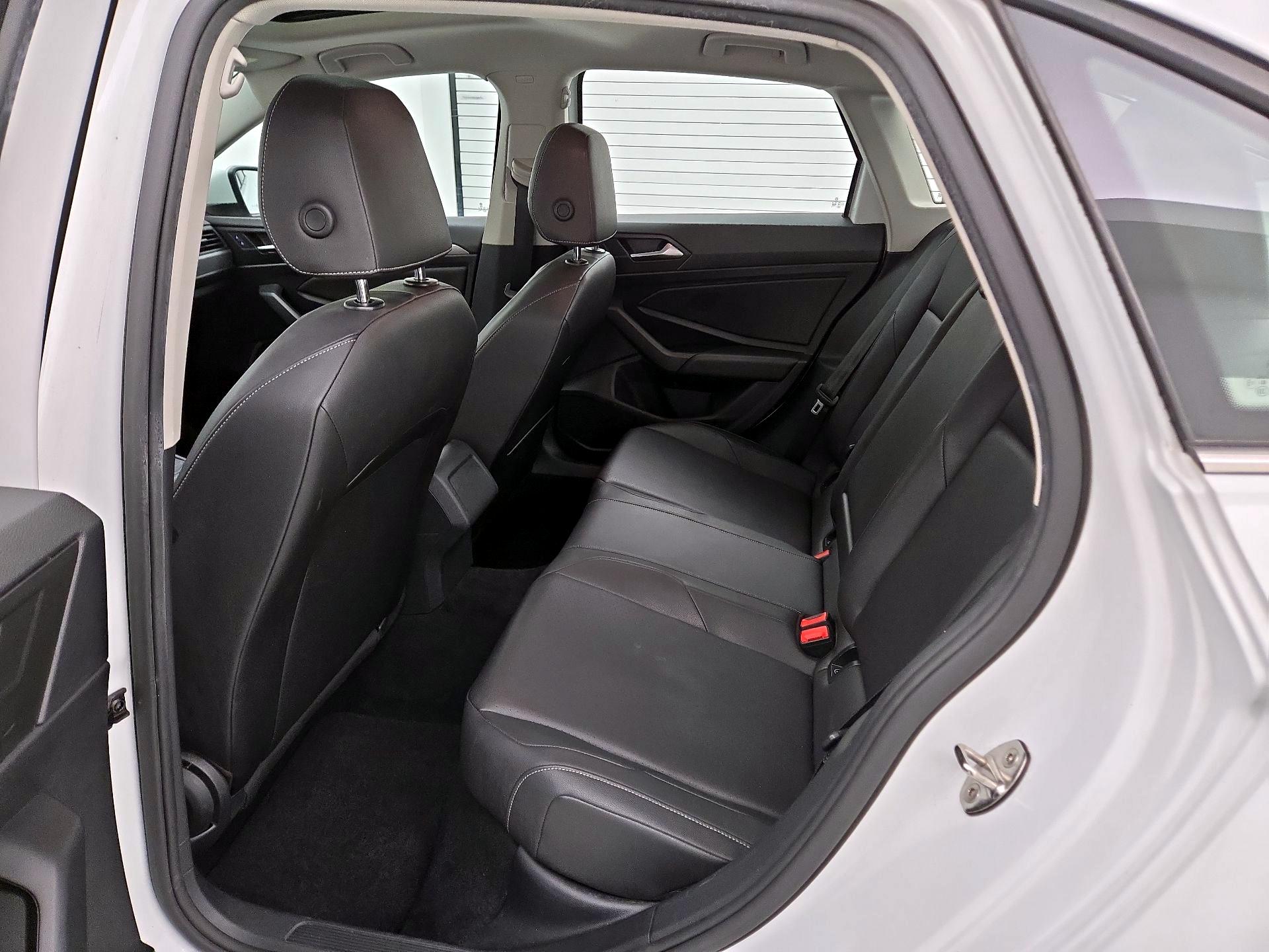 Thumbnail: 2019 Volkswagen Jetta - 20