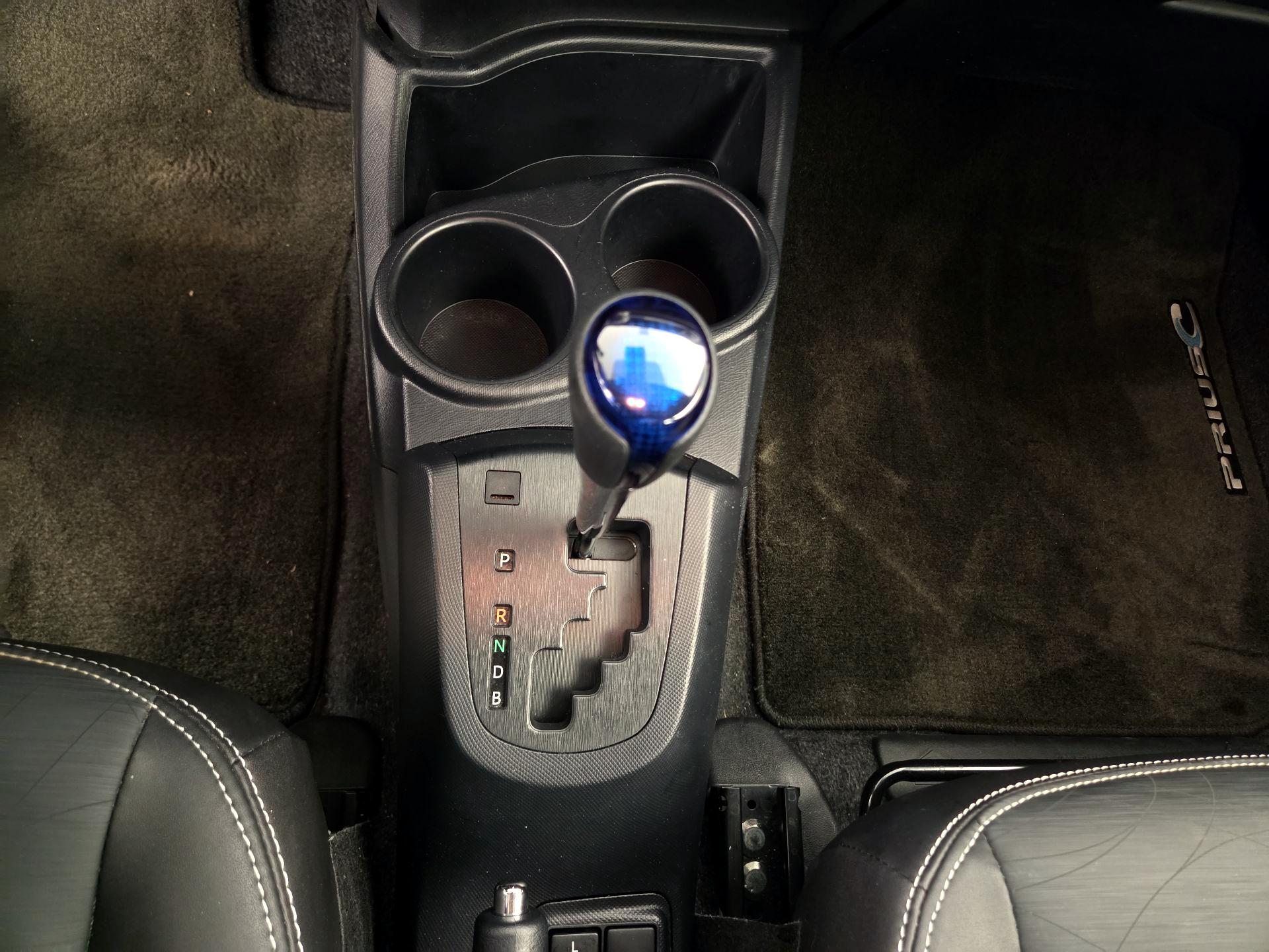 Thumbnail: 2016 Toyota Prius c - 17