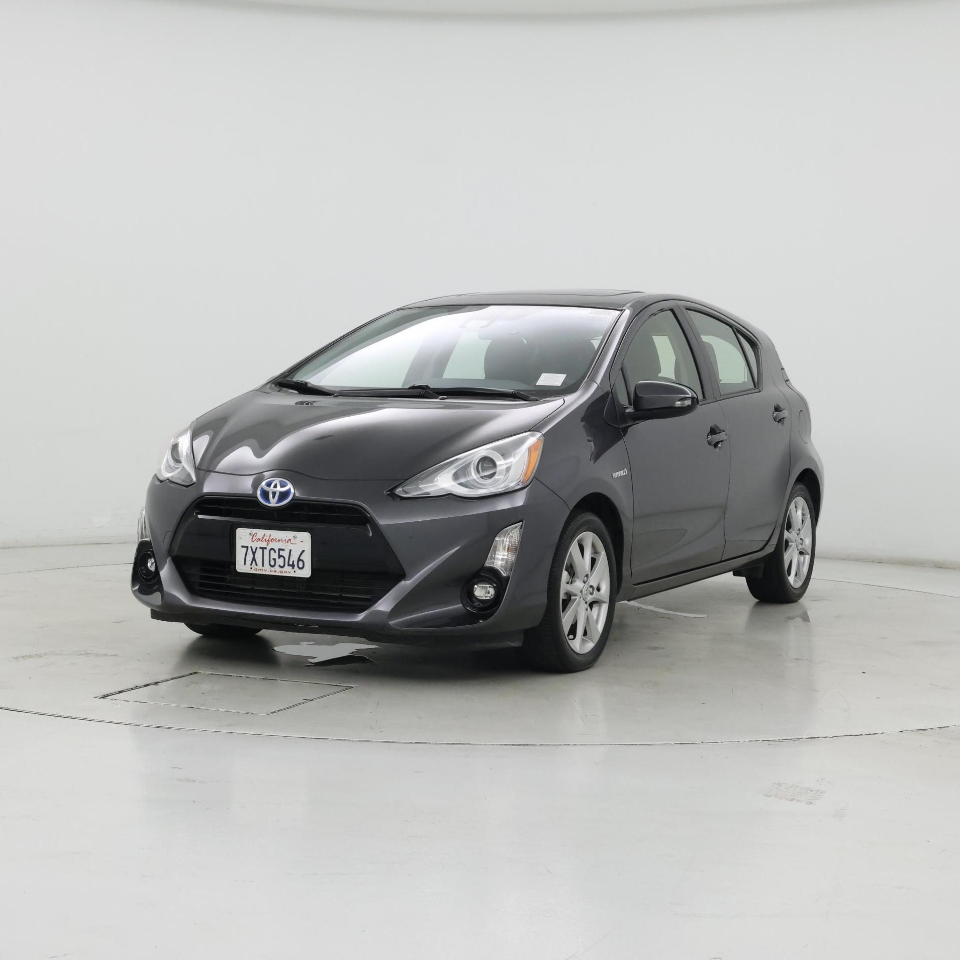 Thumbnail: 2016 Toyota Prius c - 4