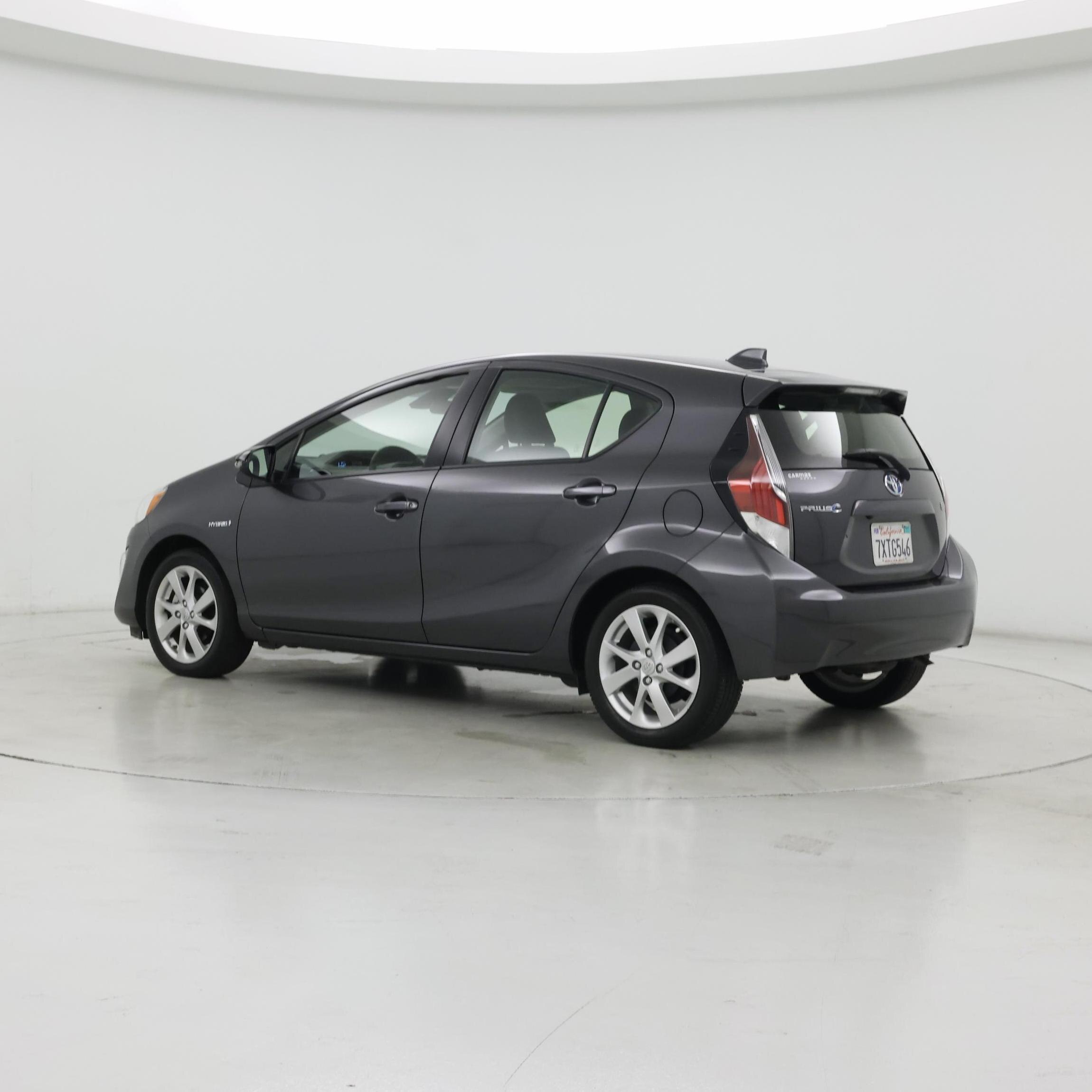 Thumbnail: 2016 Toyota Prius c - 7