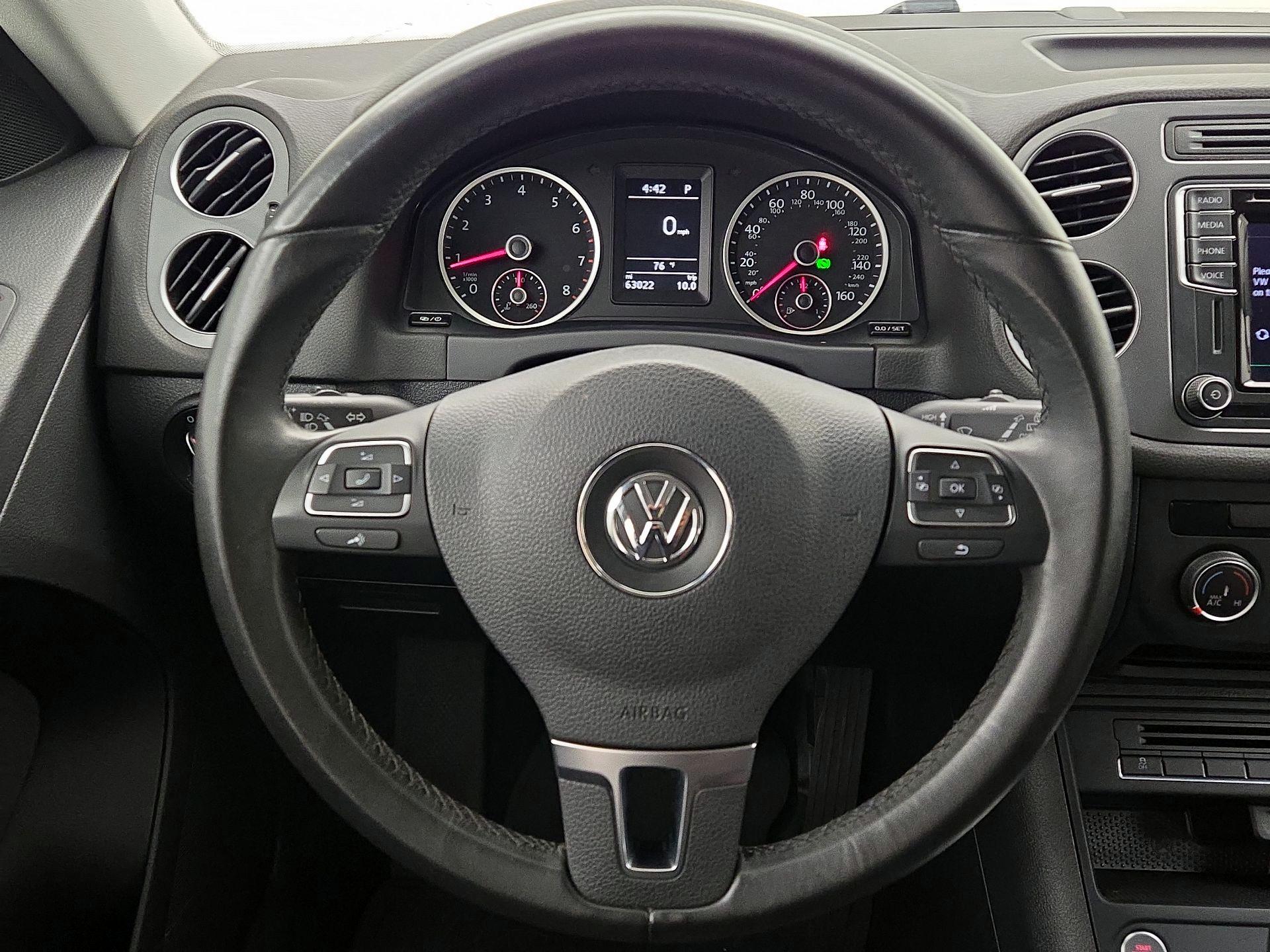 Thumbnail: 2017 Volkswagen Tiguan - 10
