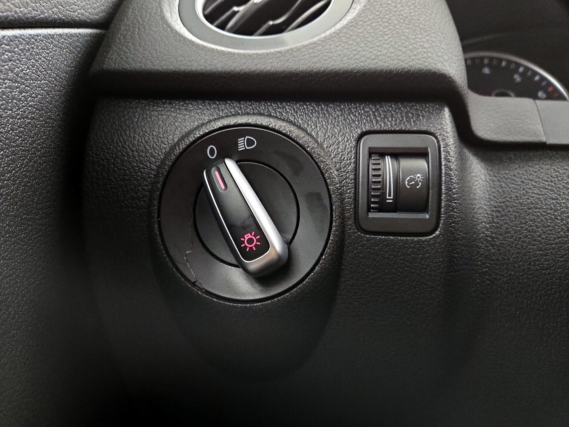 Thumbnail: 2017 Volkswagen Tiguan - 13