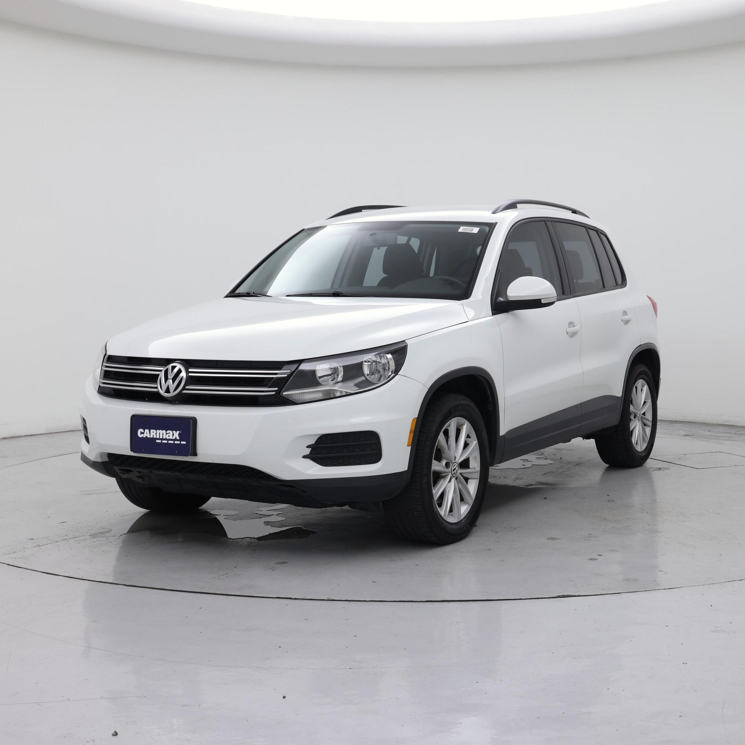 Thumbnail: 2017 Volkswagen Tiguan - 4