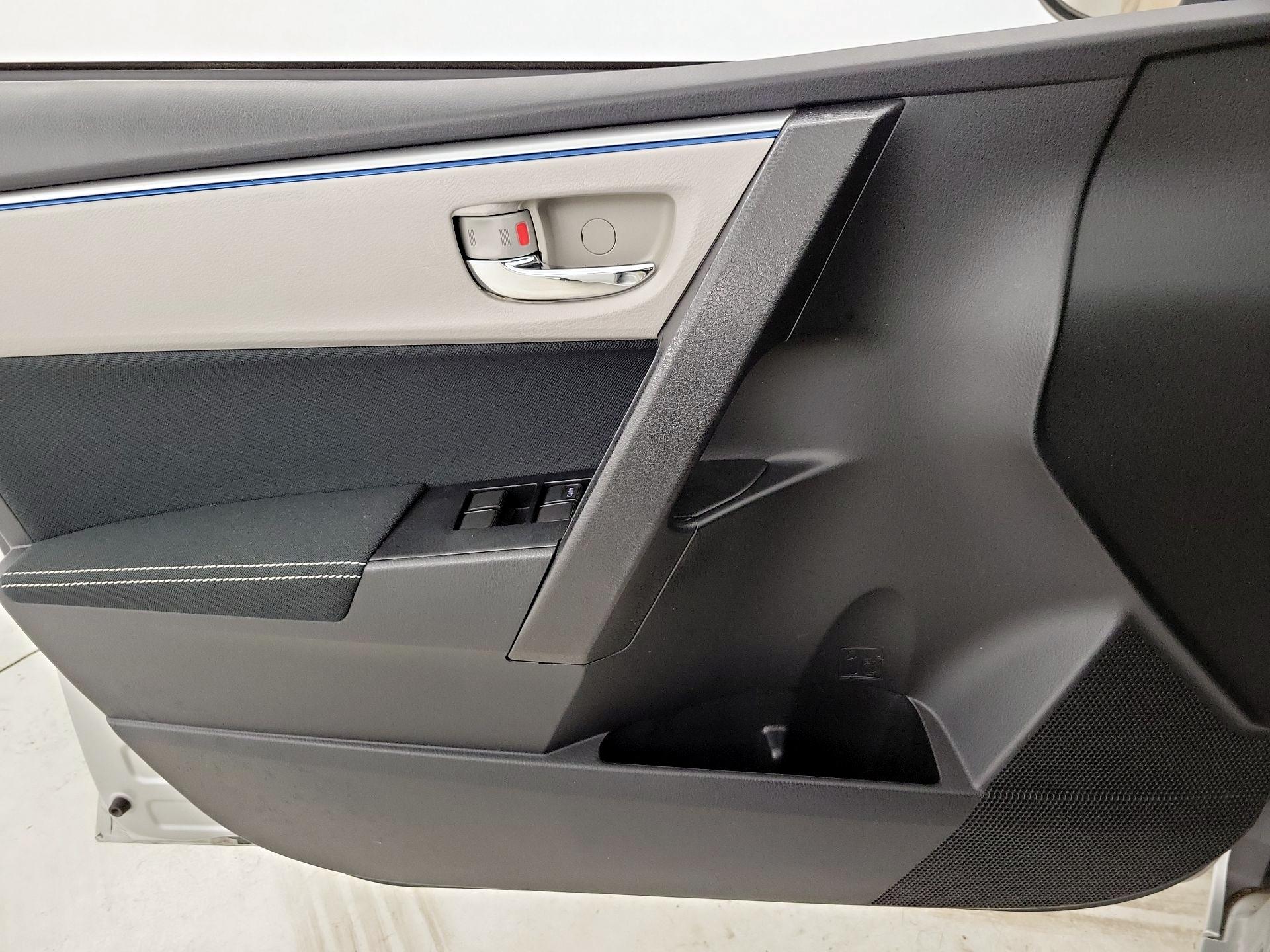 Thumbnail: 2016 Toyota Corolla - 12