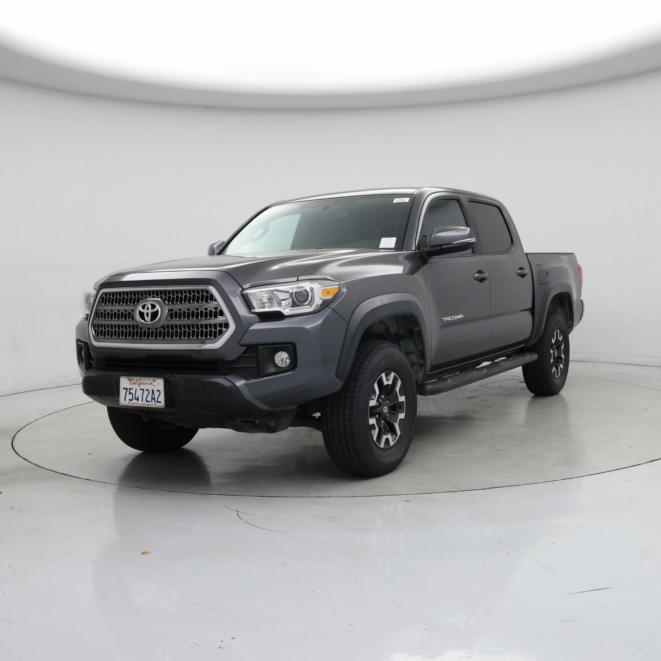 Thumbnail: 2016 Toyota Tacoma - 4