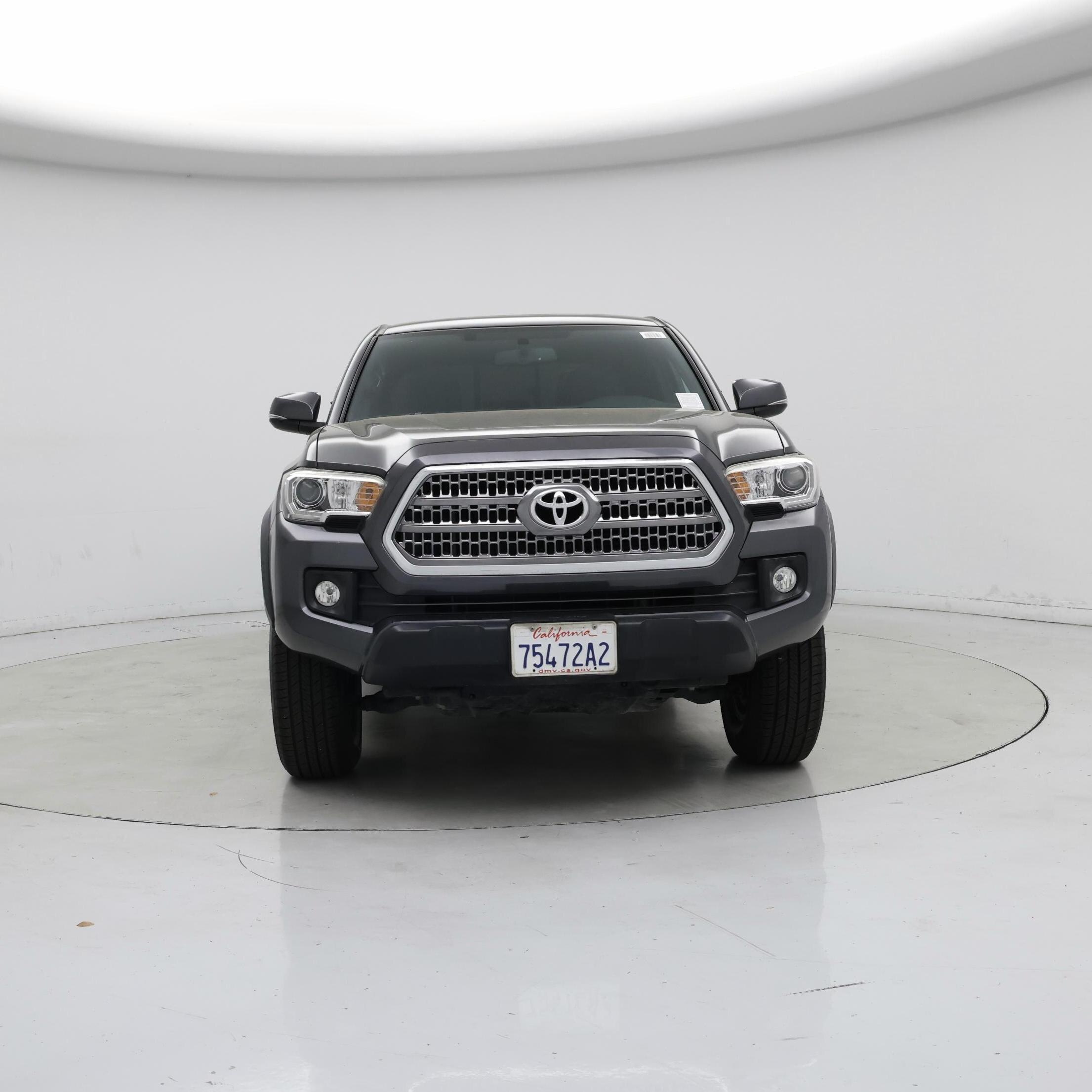 Thumbnail: 2016 Toyota Tacoma - 5