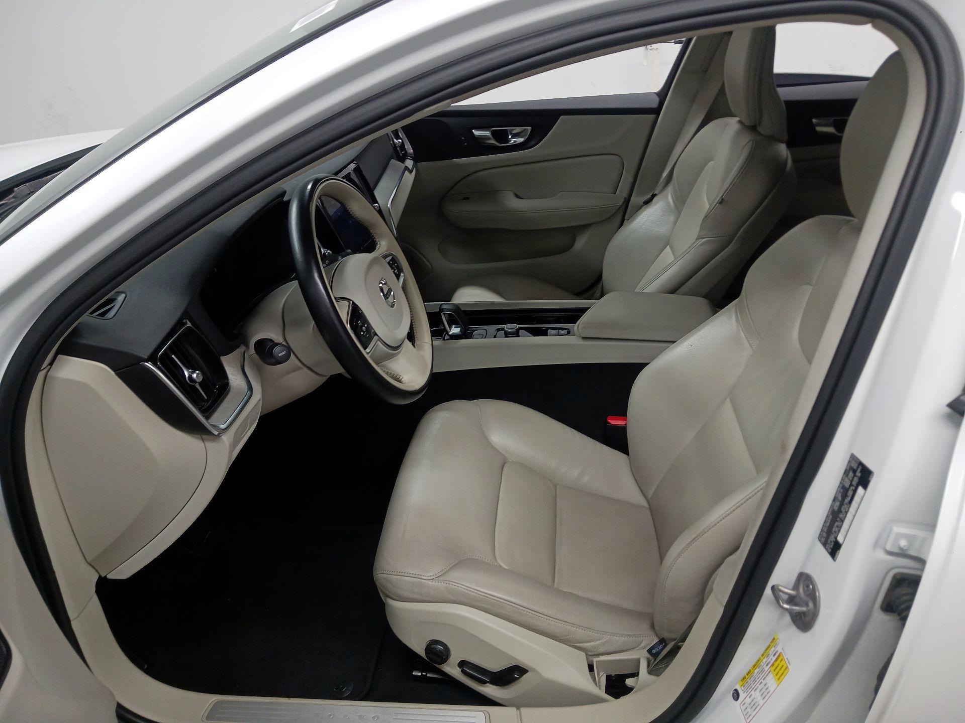 Thumbnail: 2024 Volvo S60 - 11