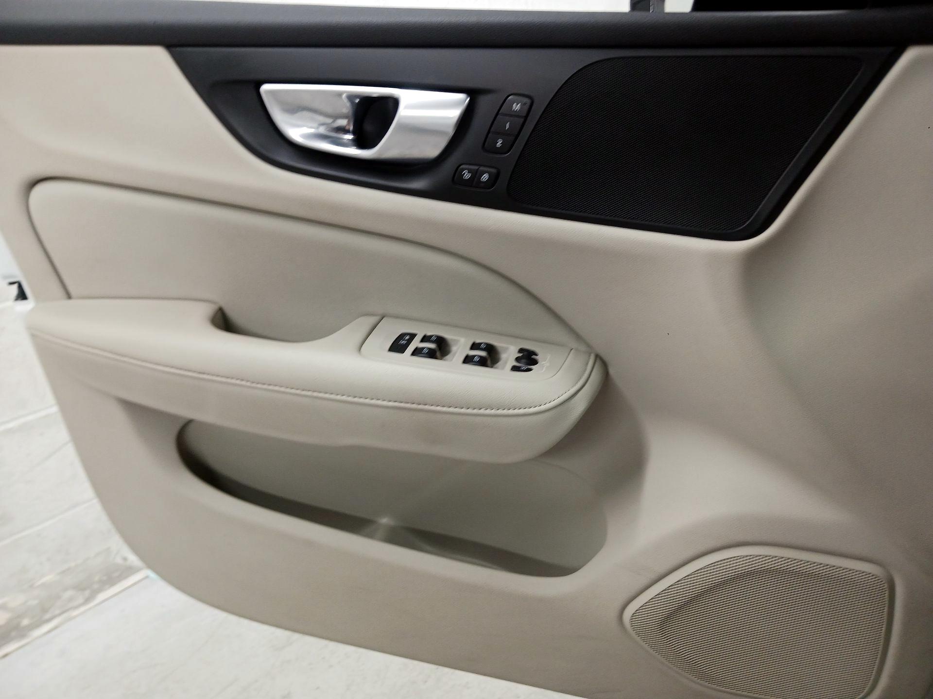 Thumbnail: 2024 Volvo S60 - 12