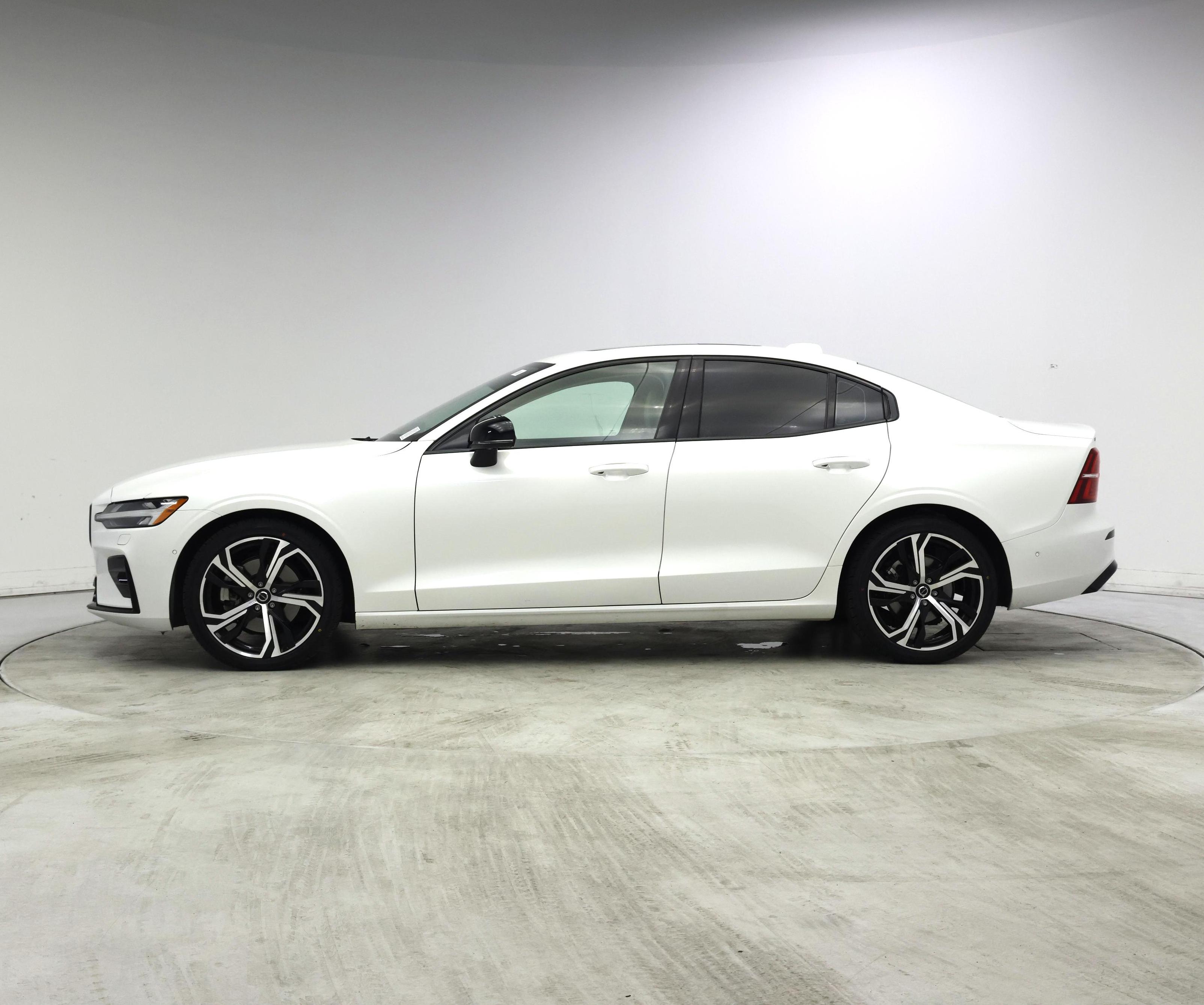 Thumbnail: 2024 Volvo S60 - 3