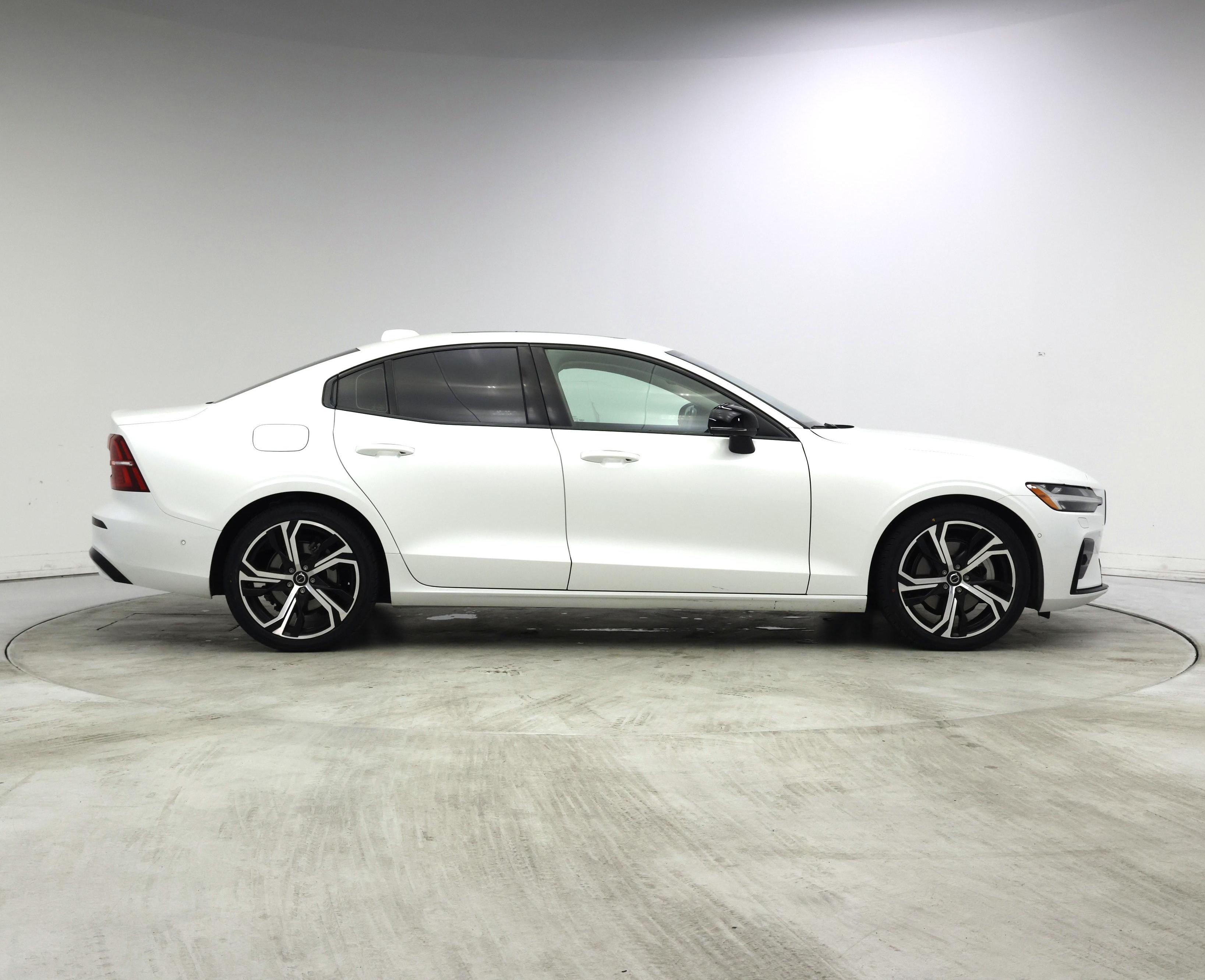 Thumbnail: 2024 Volvo S60 - 7