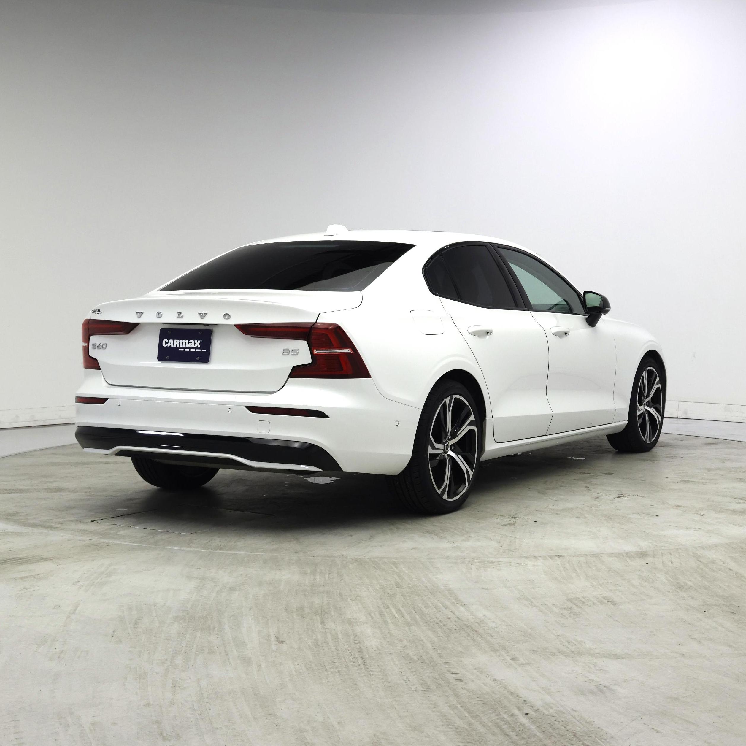 Thumbnail: 2024 Volvo S60 - 8