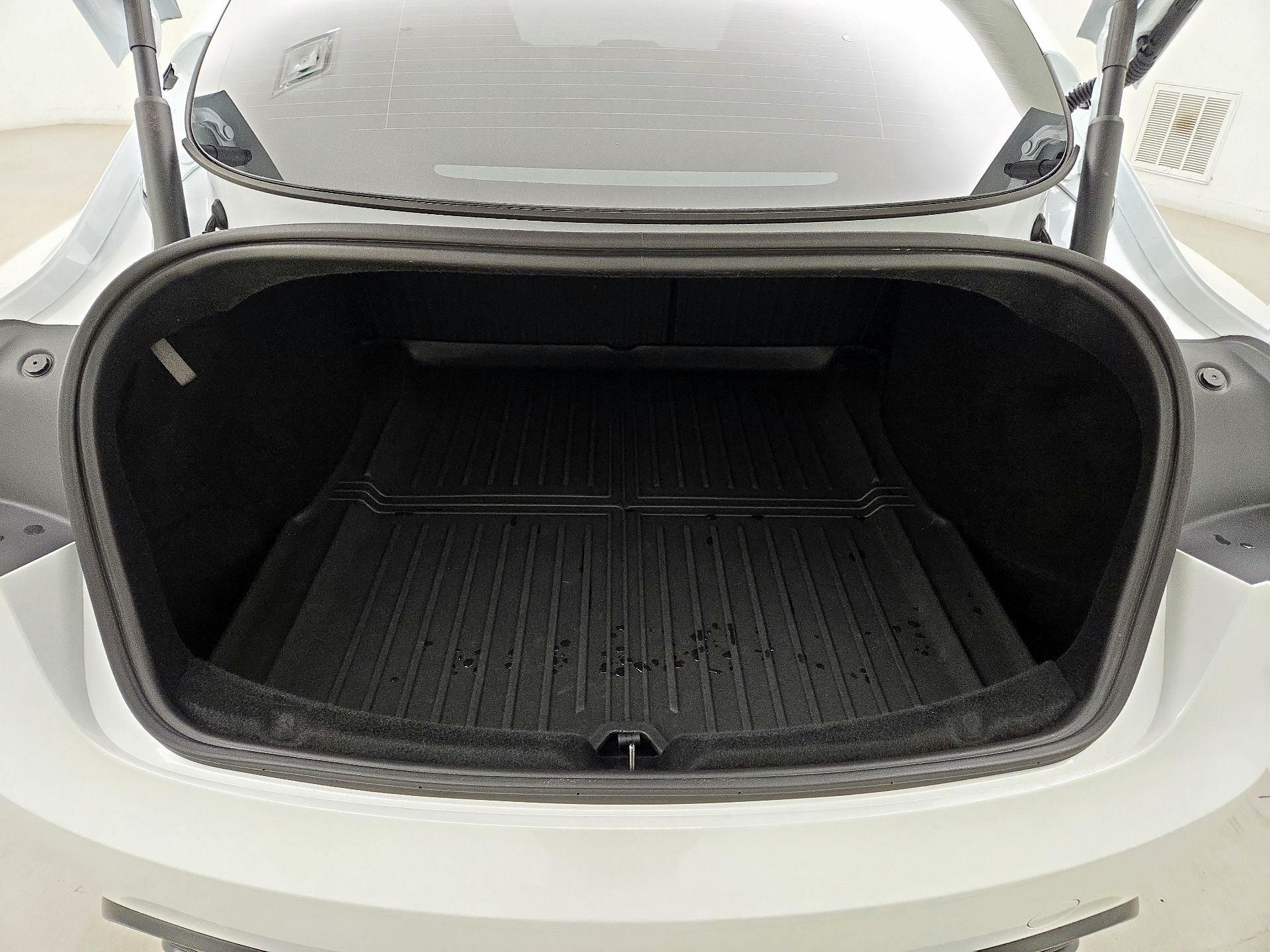 Thumbnail: 2026 Tesla Model 3 - 19