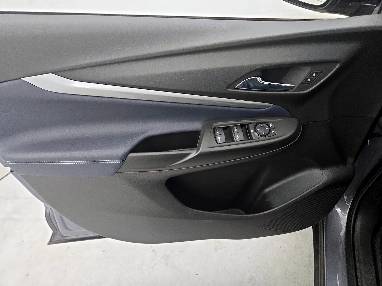 2023 Chevrolet Bolt EUV LT - Photo 13