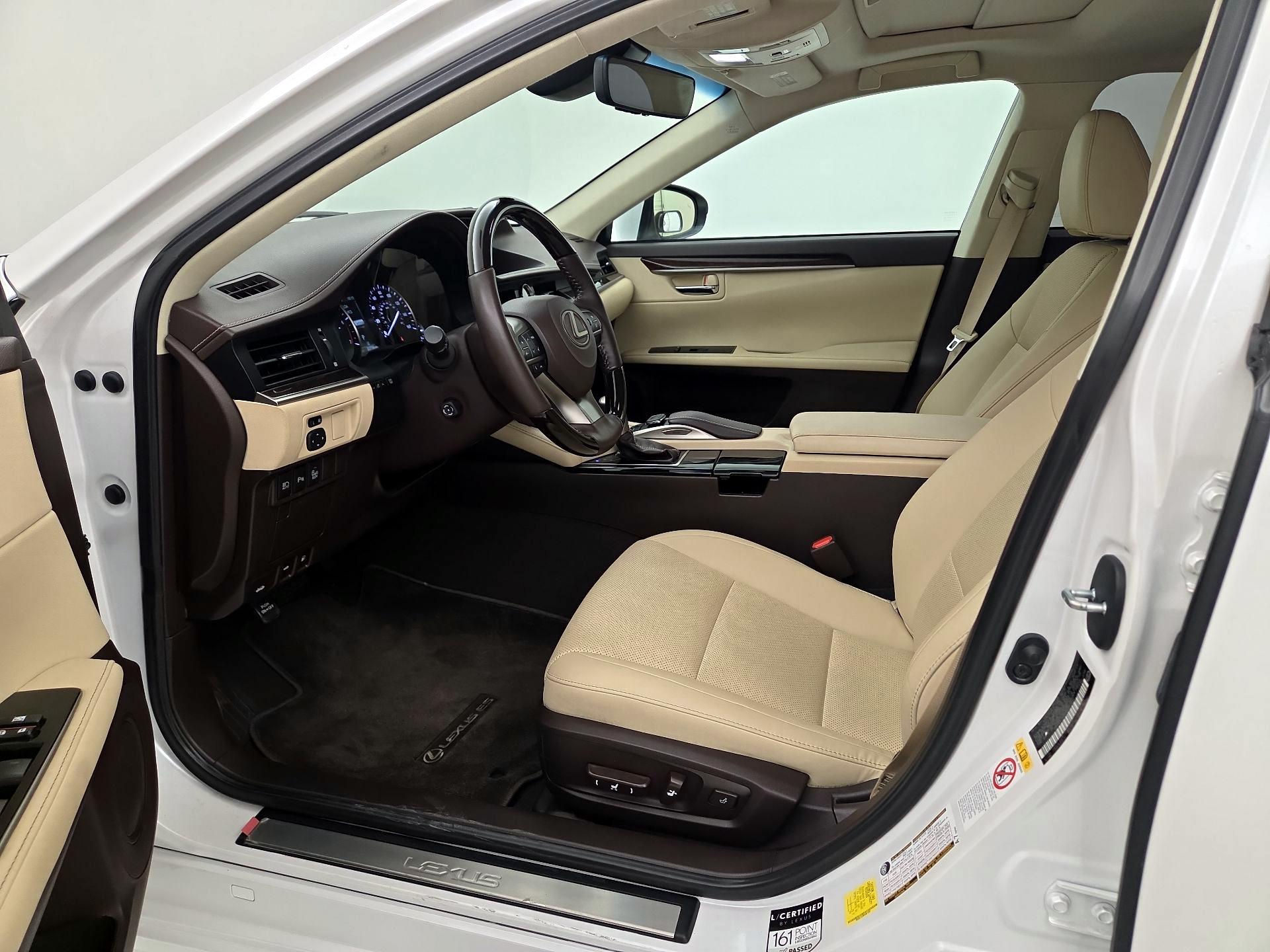 Thumbnail: 2017 Lexus ES - 11