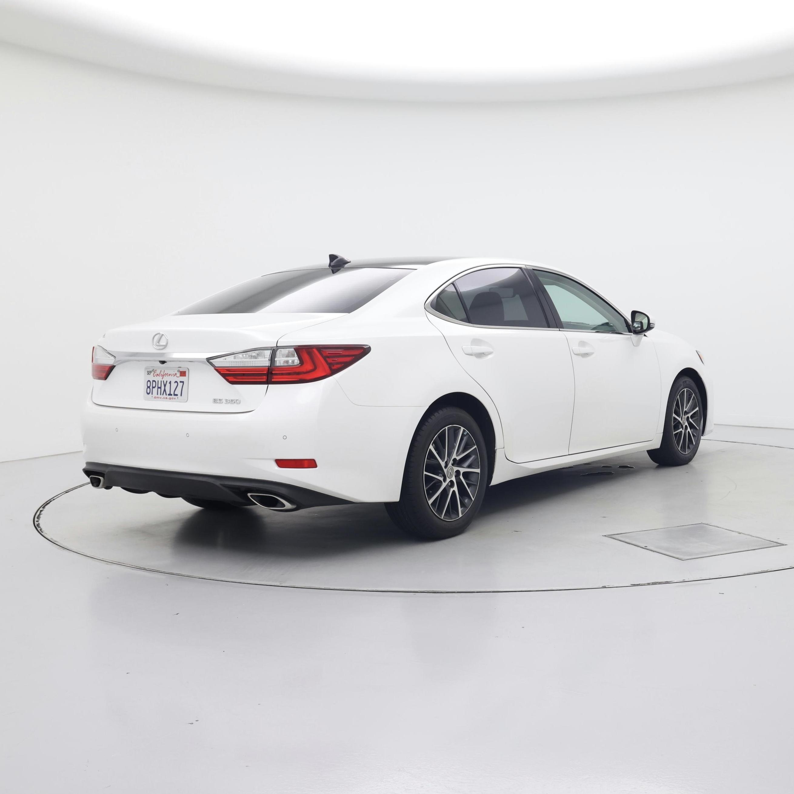 Thumbnail: 2017 Lexus ES - 8