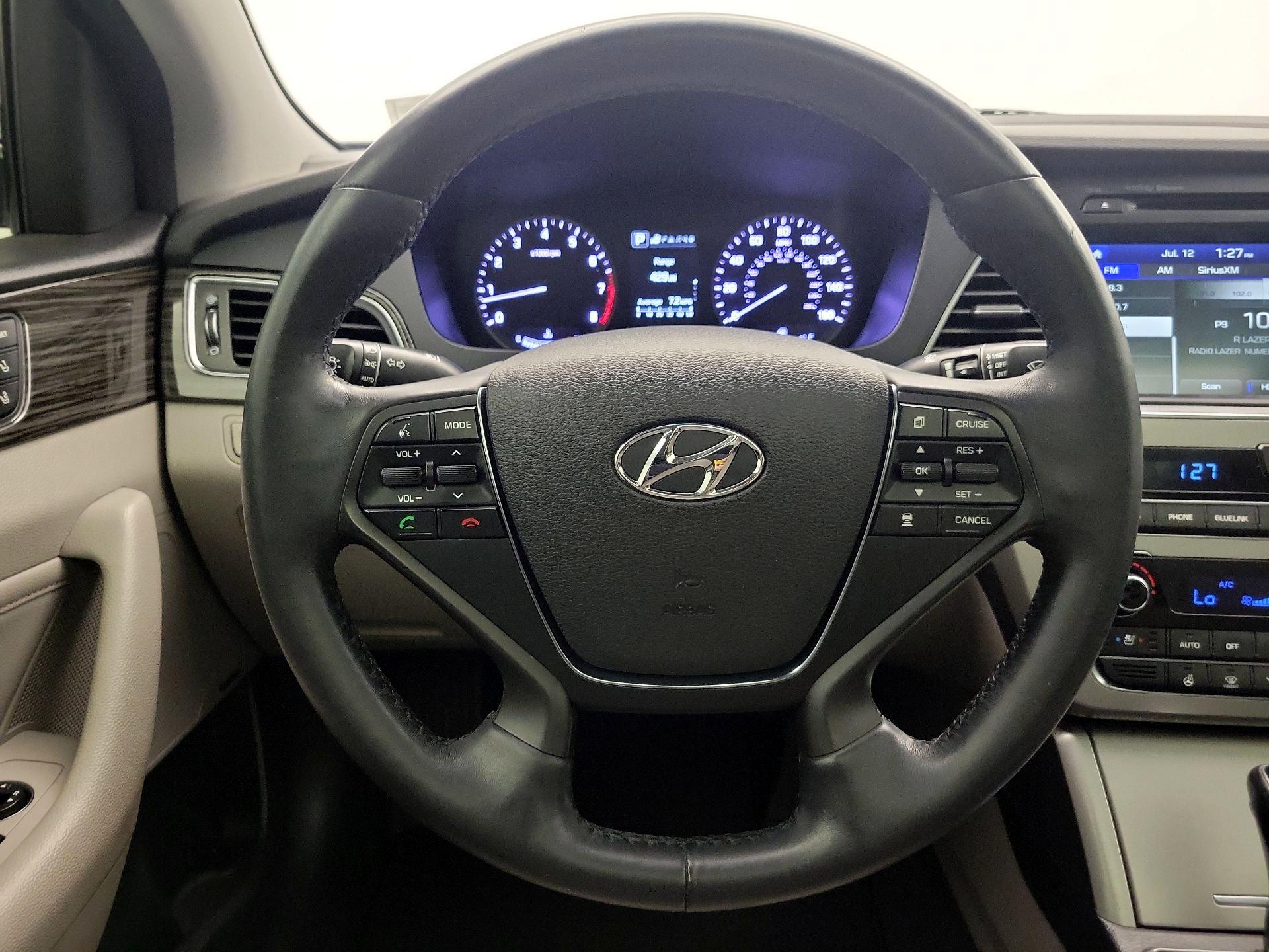 Thumbnail: 2015 Hyundai Sonata - 10