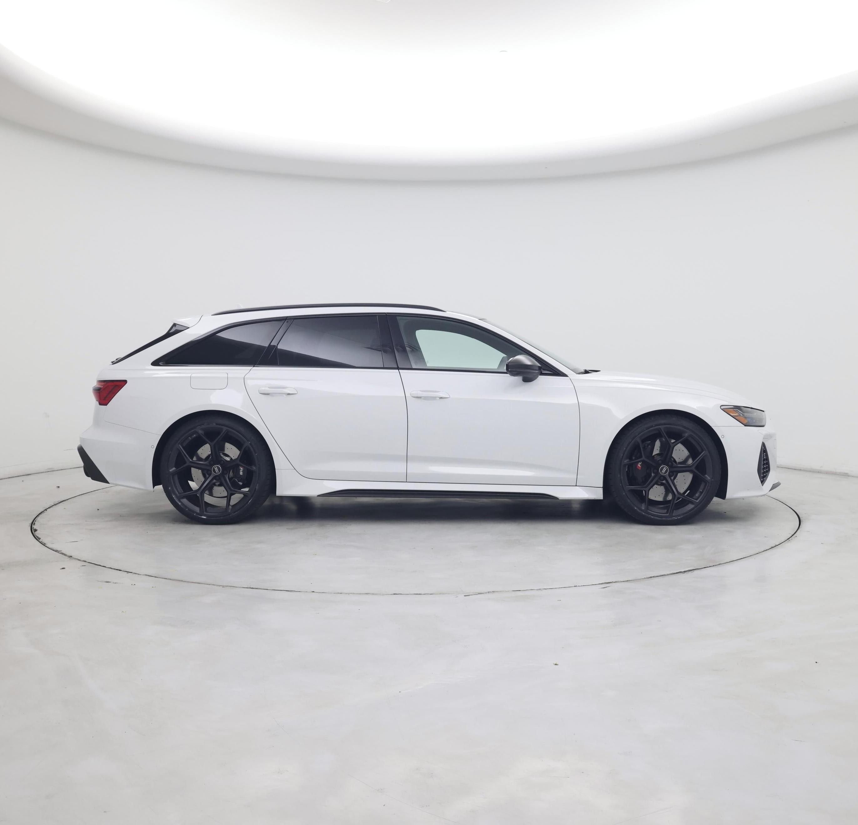 Thumbnail: 2024 Audi RS 6 - 7