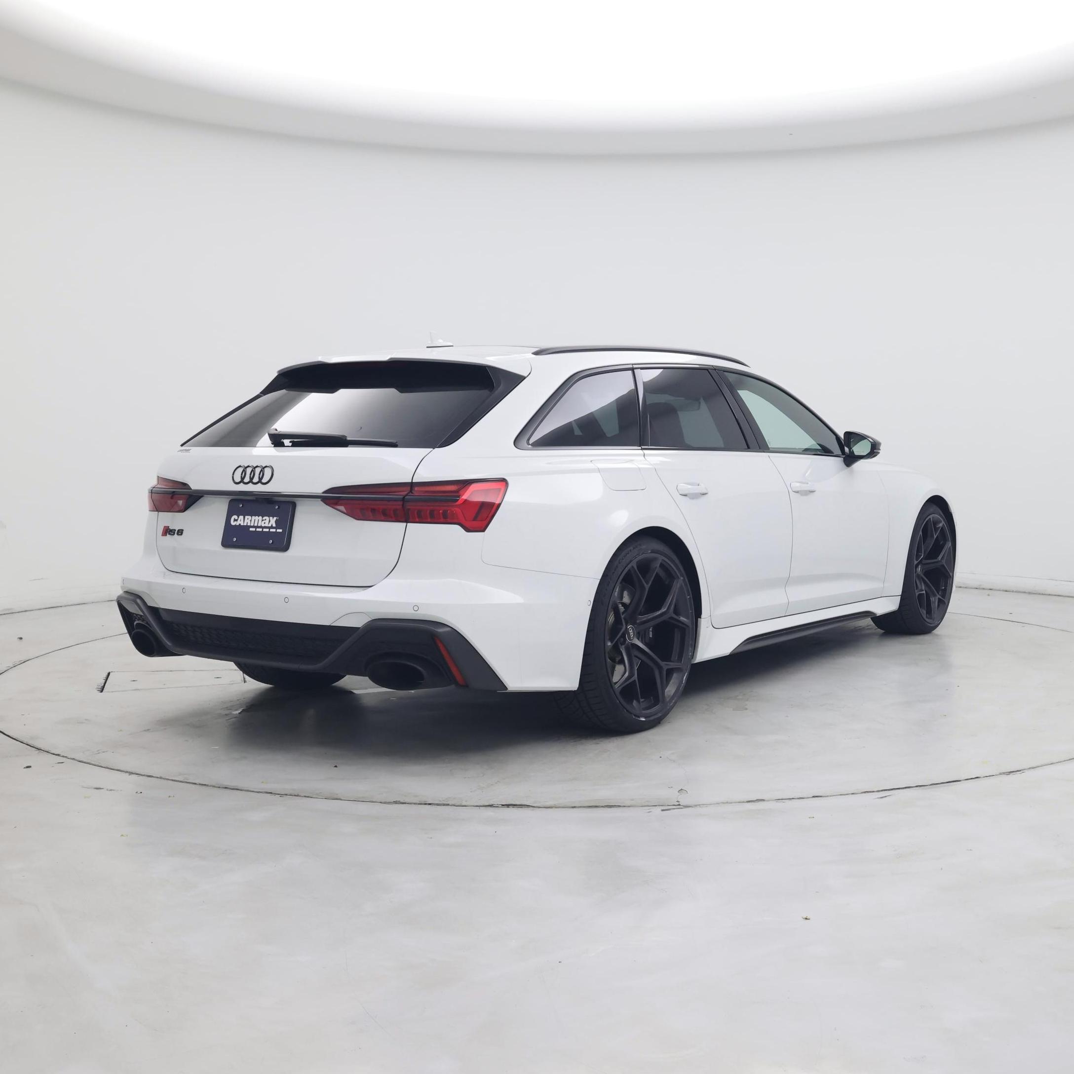 Thumbnail: 2024 Audi RS 6 - 8