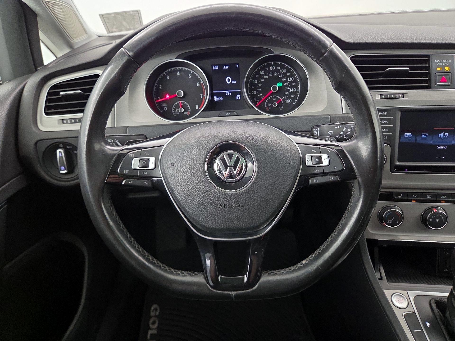 Thumbnail: 2016 Volkswagen Golf - 10