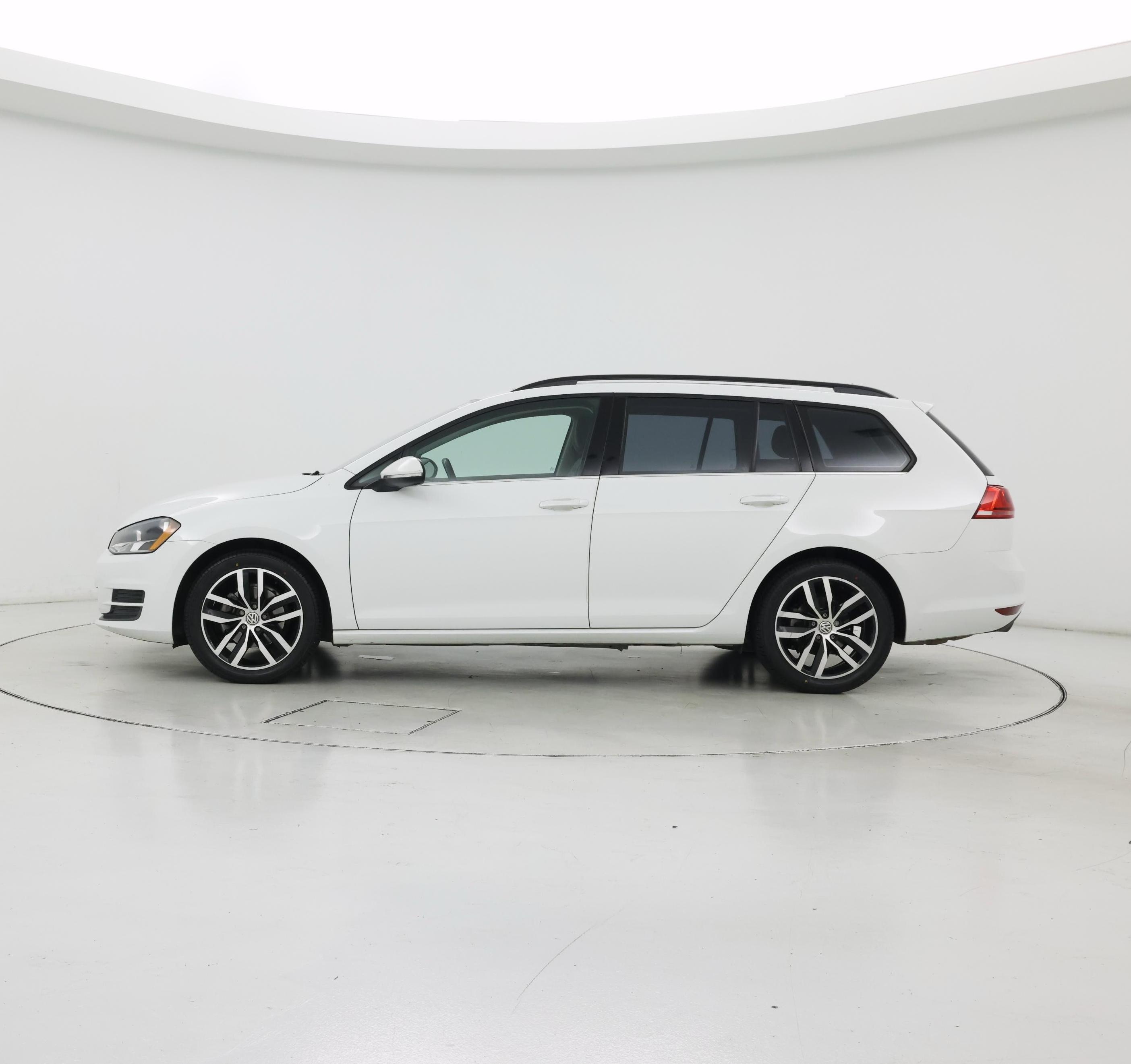 Thumbnail: 2016 Volkswagen Golf - 3