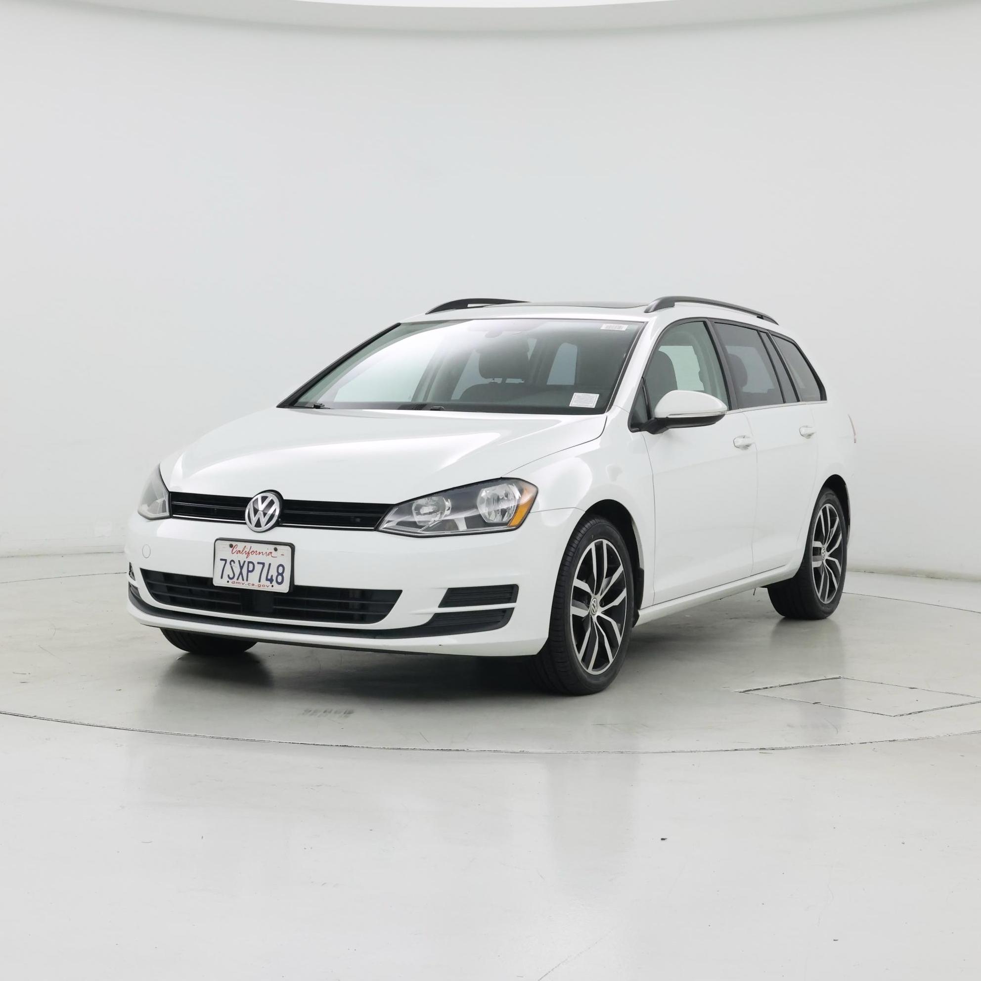 Thumbnail: 2016 Volkswagen Golf - 4