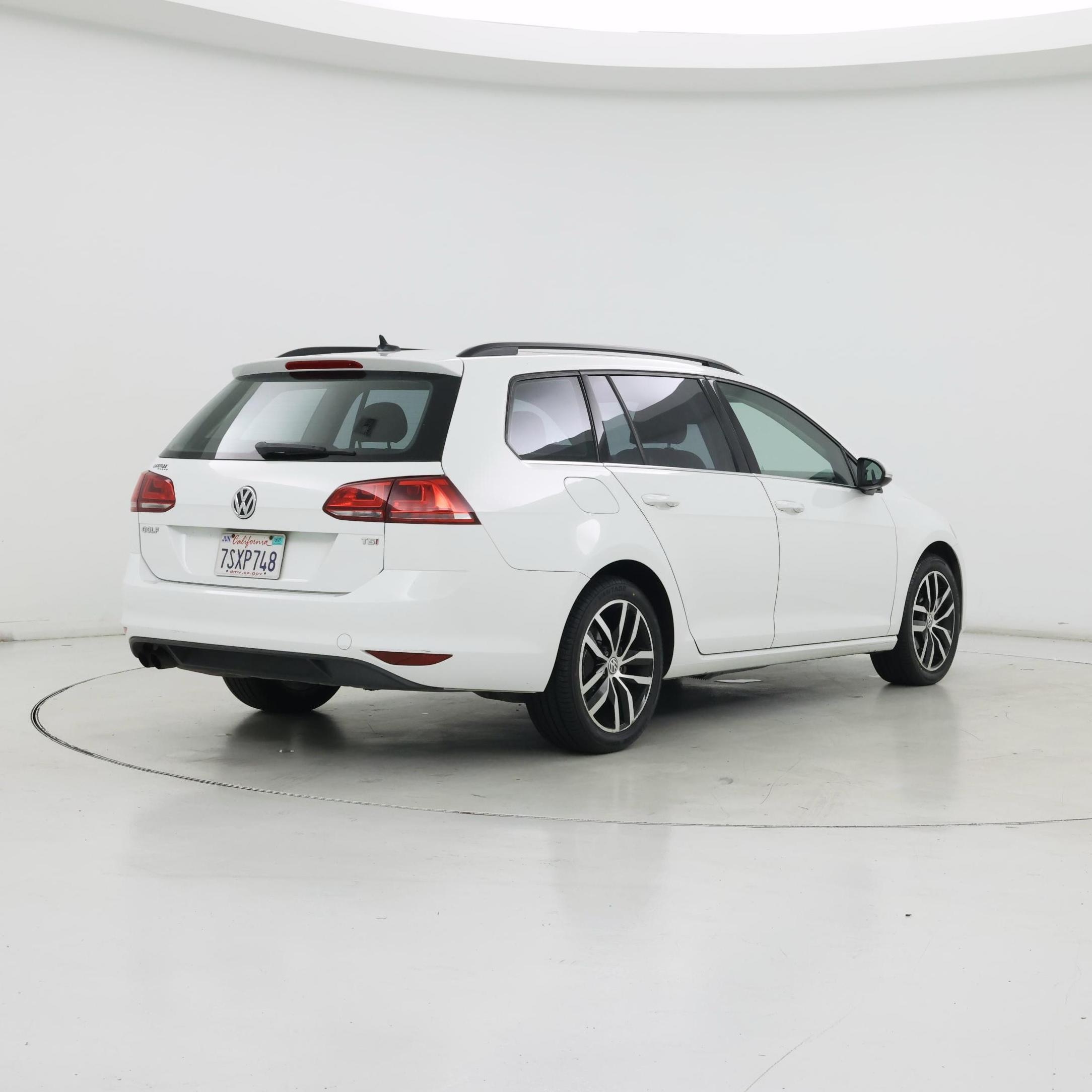 Thumbnail: 2016 Volkswagen Golf - 8