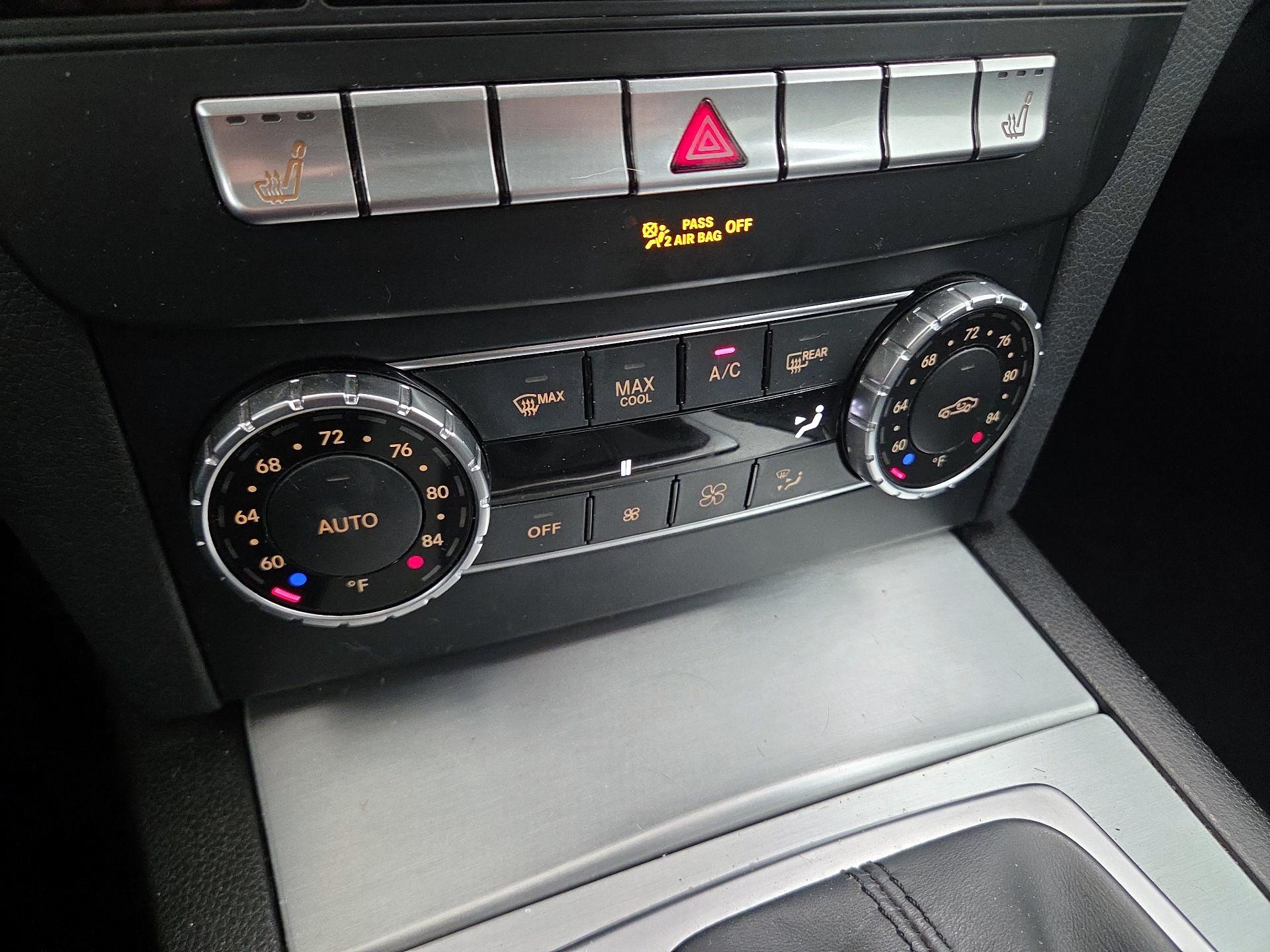 Thumbnail: 2015 Mercedes-Benz C-Class - 17