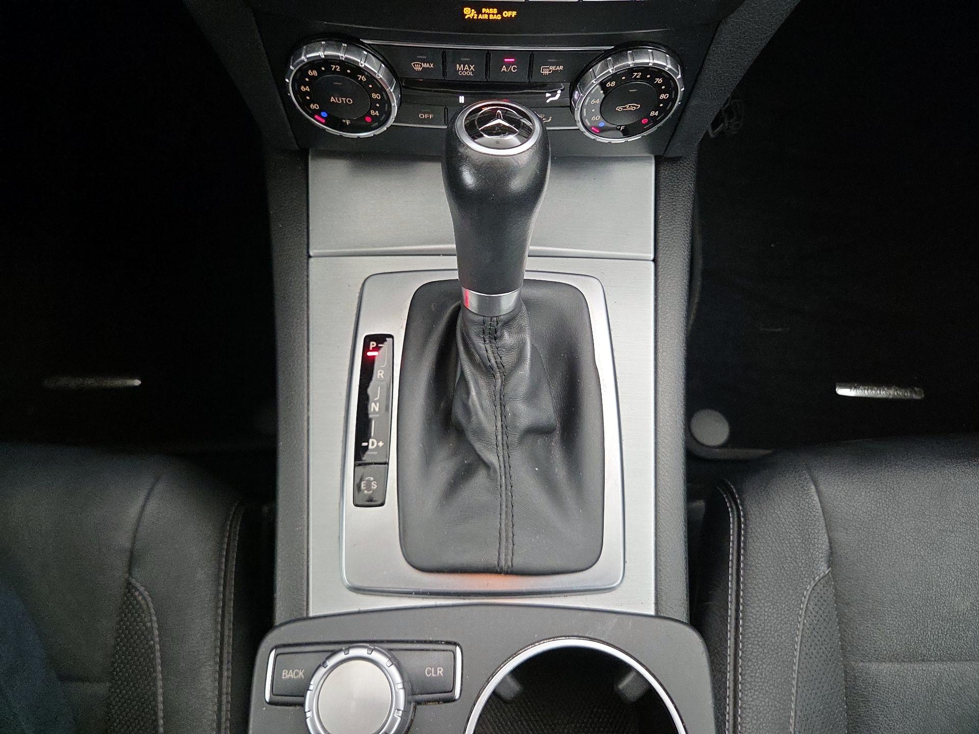 Thumbnail: 2015 Mercedes-Benz C-Class - 18