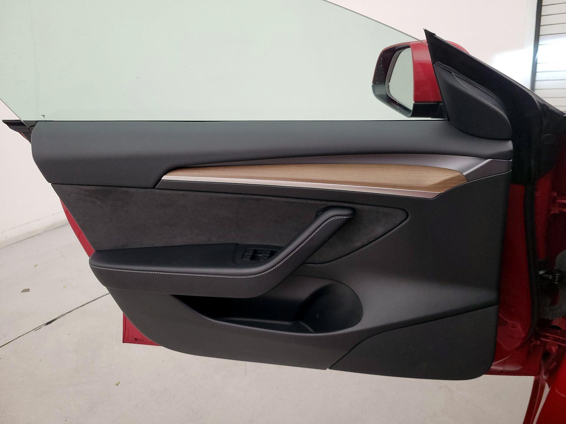 Thumbnail: 2023 Tesla Model 3 - 12