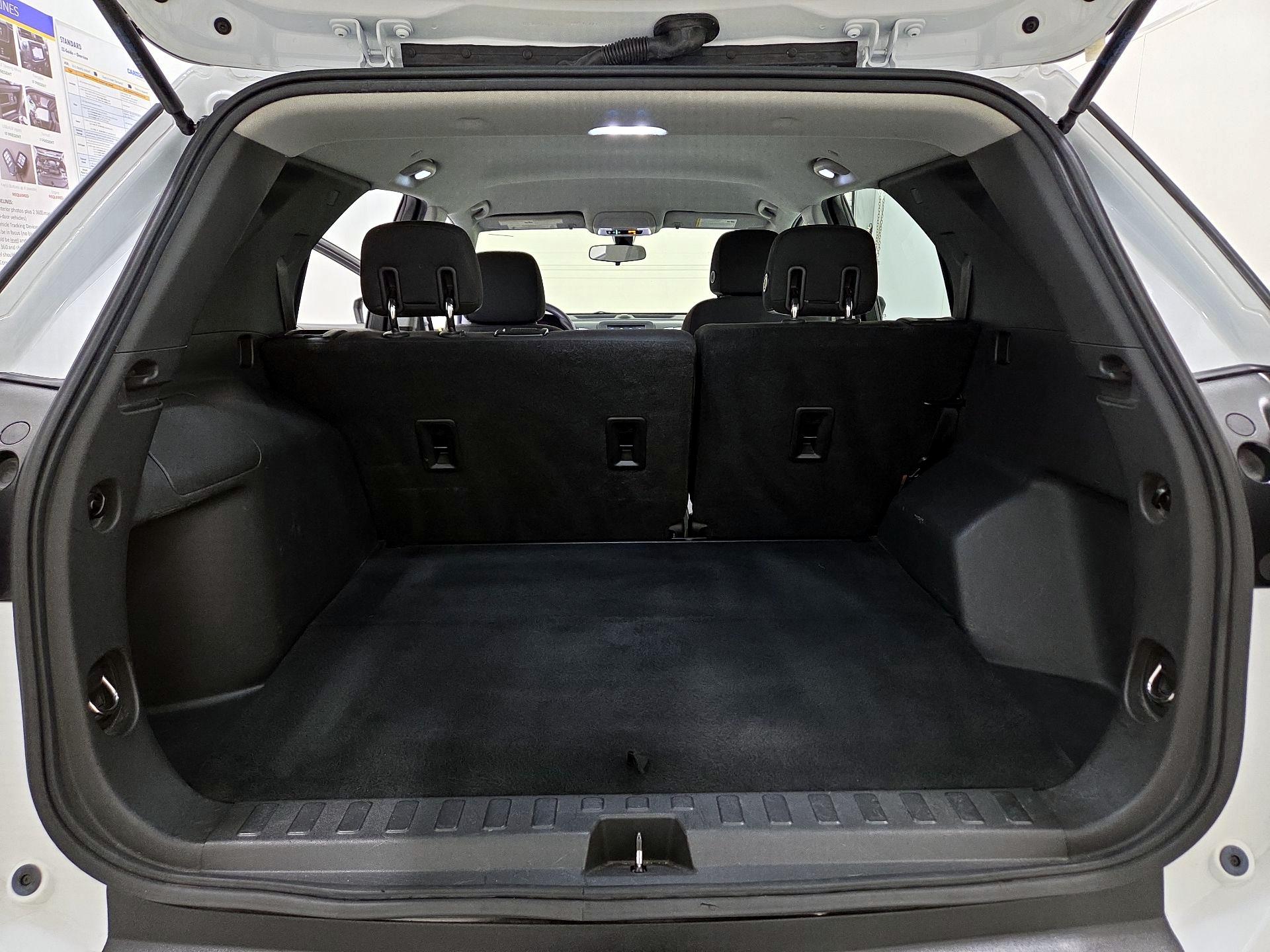 Thumbnail: 2019 Chevrolet Equinox - 20